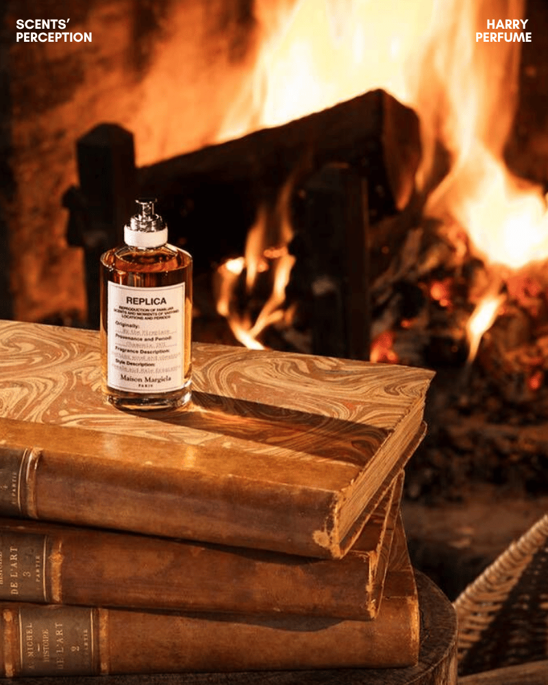 By The Fireplace là gỗ khói pha gourmand, kết hợp hạt dẻ, vanilla ngọt với gia vị và gỗ cháy.