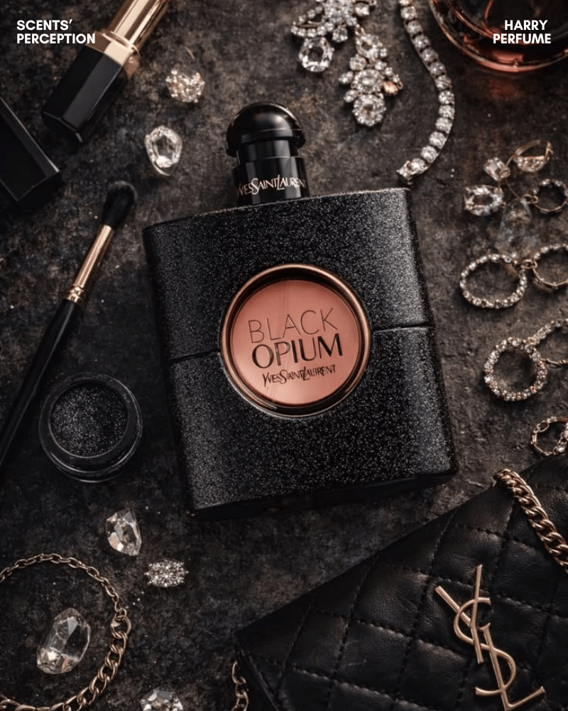 YSL Black Opium EDP hòa quyện cà phê, hoa trắng, vanilla, tạo ngọt ấm, sexy, táo bạo cho buổi tối.