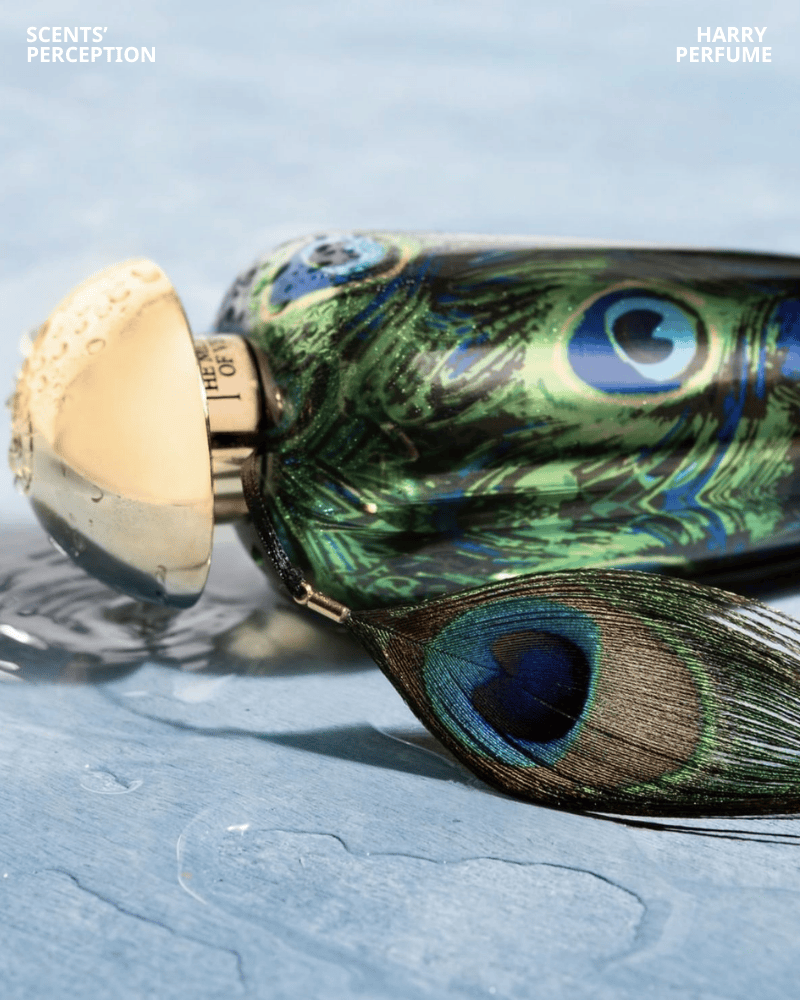 Thiết kế Imperial Emerald lấy cảm hứng chim công, gam xanh lục bảo sang trọng, thủy tinh Murano tinh xảo, đậm chất nghệ thuật