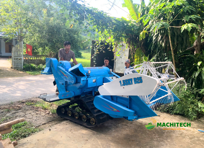 Những nơi sử dụng máy gặt lúa mini 1.5 SKY D25 chuyên sình lầy nhiều nhất 2