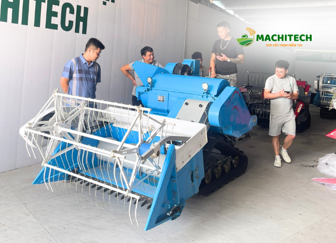 Những nơi sử dụng máy gặt lúa mini 1.5 SKY D25 chuyên sình lầy nhiều nhất 3