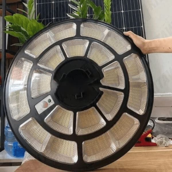 Đèn Năng Lượng Mặt Trời 1000W SUF31000