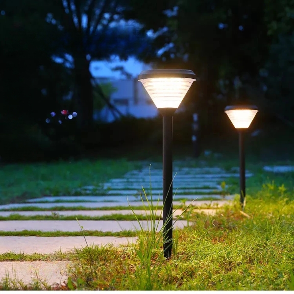 Đèn Năng Lượng Mặt Trời Sân Vườn TS010