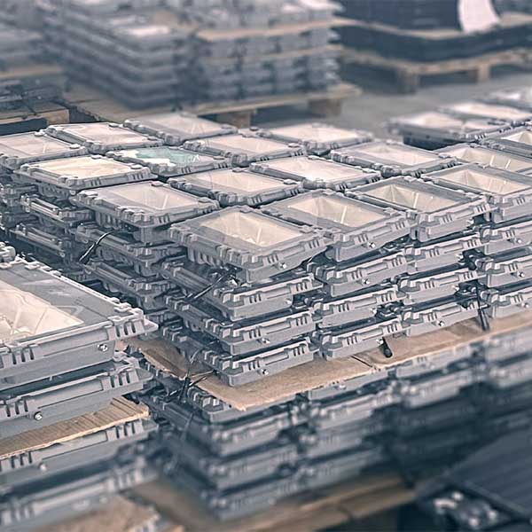 Đèn pha năng lượng mặt trời SMJ-AW300C