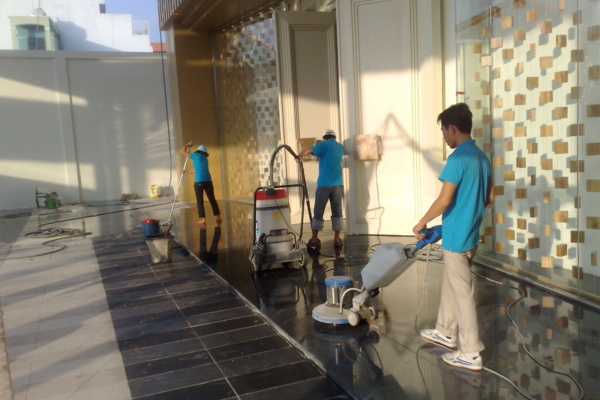 dich-vu-cha-san-va-danh-bong-san-nha