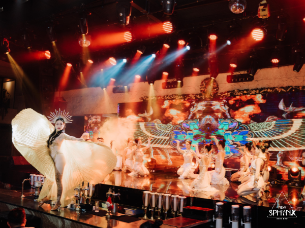 ra-show-cau-chuyen-huyen-thoai-tai-hien-qua-nghe-thuat-trinh-dien-4