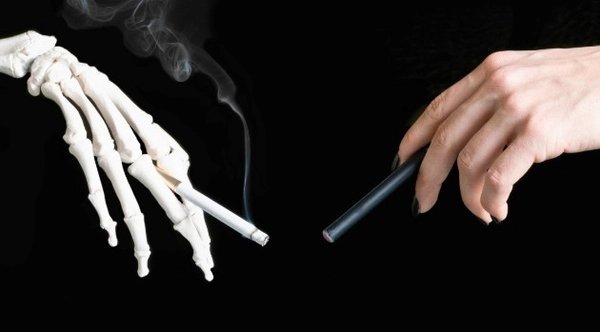 So sánh Pod dùng 1 lần và thuốc lá truyền thống