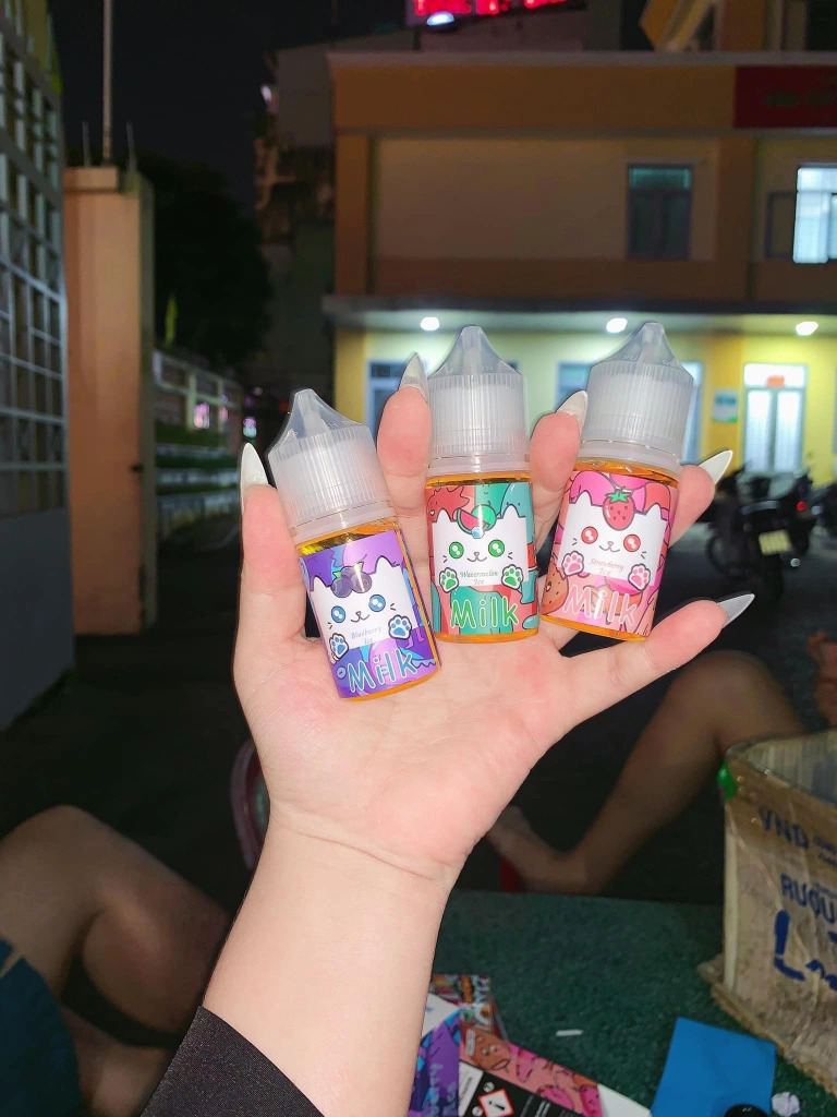 Giới thiệu và đánh giá chai tinh dầu Lavie Milk Saltnic (30ml / 50mg)