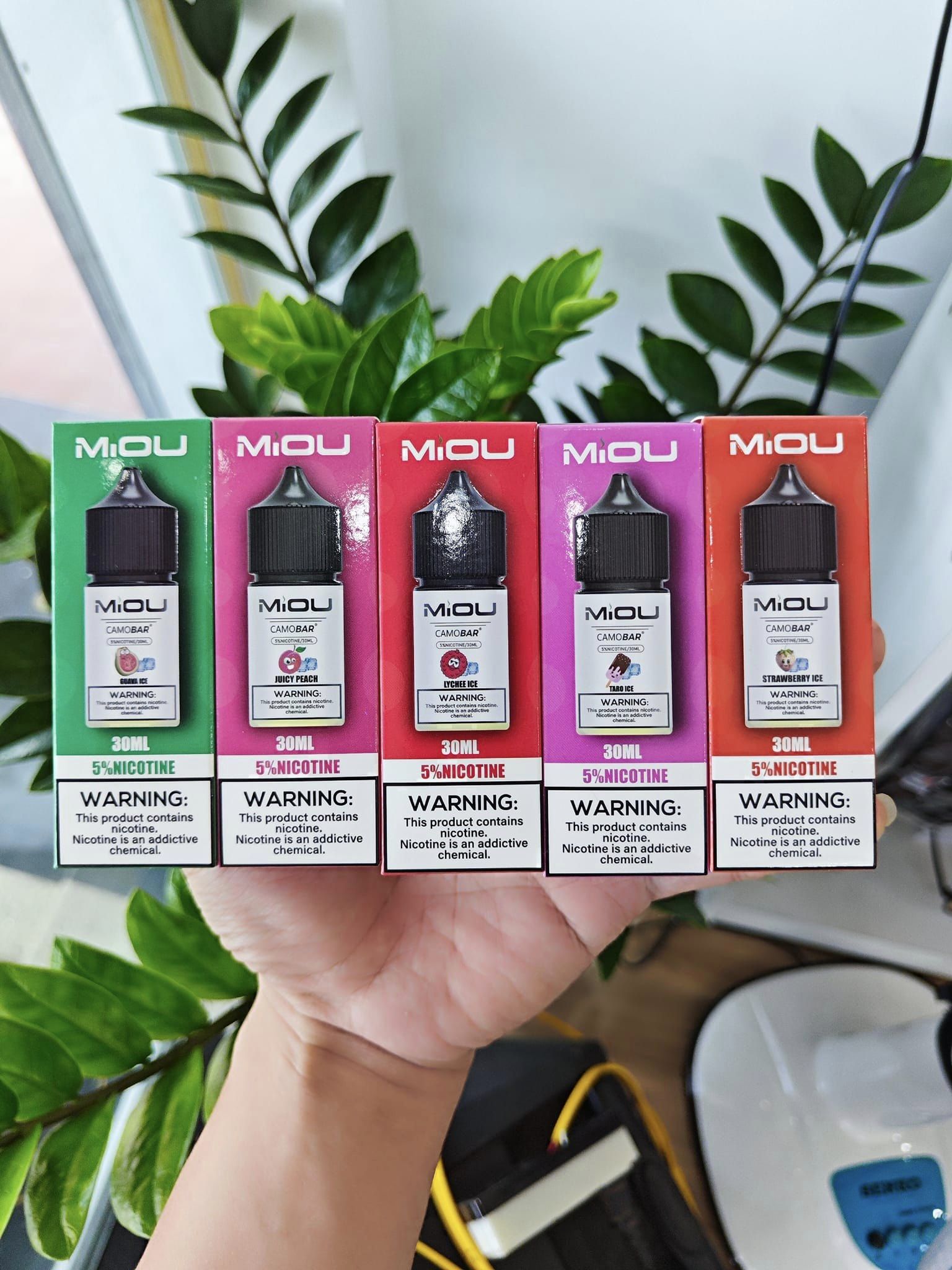 Đánh giá chi tiết và review chai juice MiOU Camobar Saltnic (30ml / 50mg)