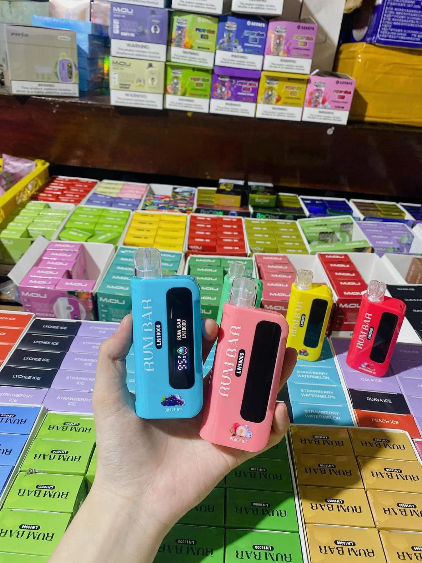 Đánh già và review chi tiết pod 1 lần Rum Bar 18000 Hơi (50mg)