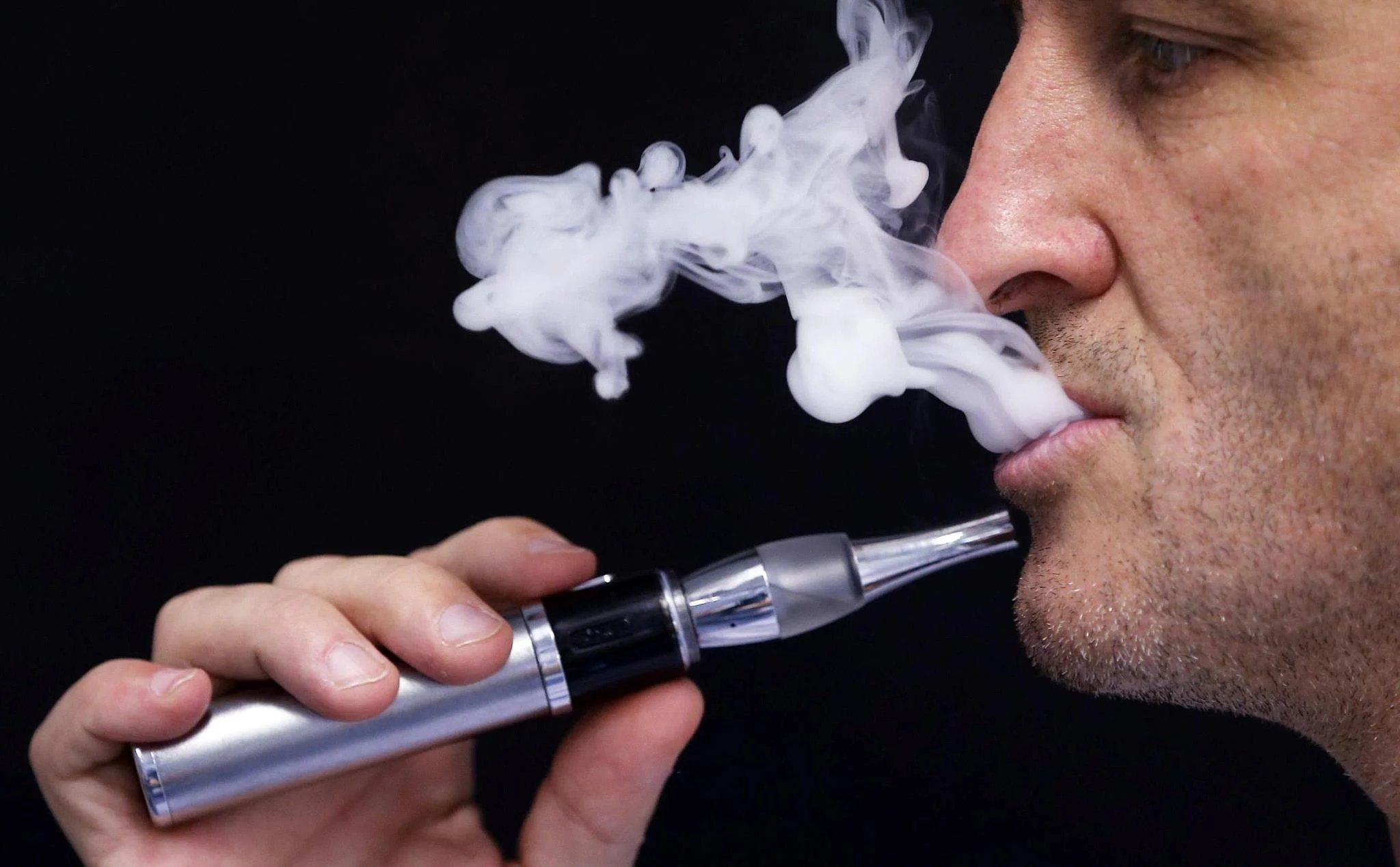 Nghiên cứu thử nghiệm của Mỹ chứng minh dùng vape dễ bị đột quỵ là sai lầm