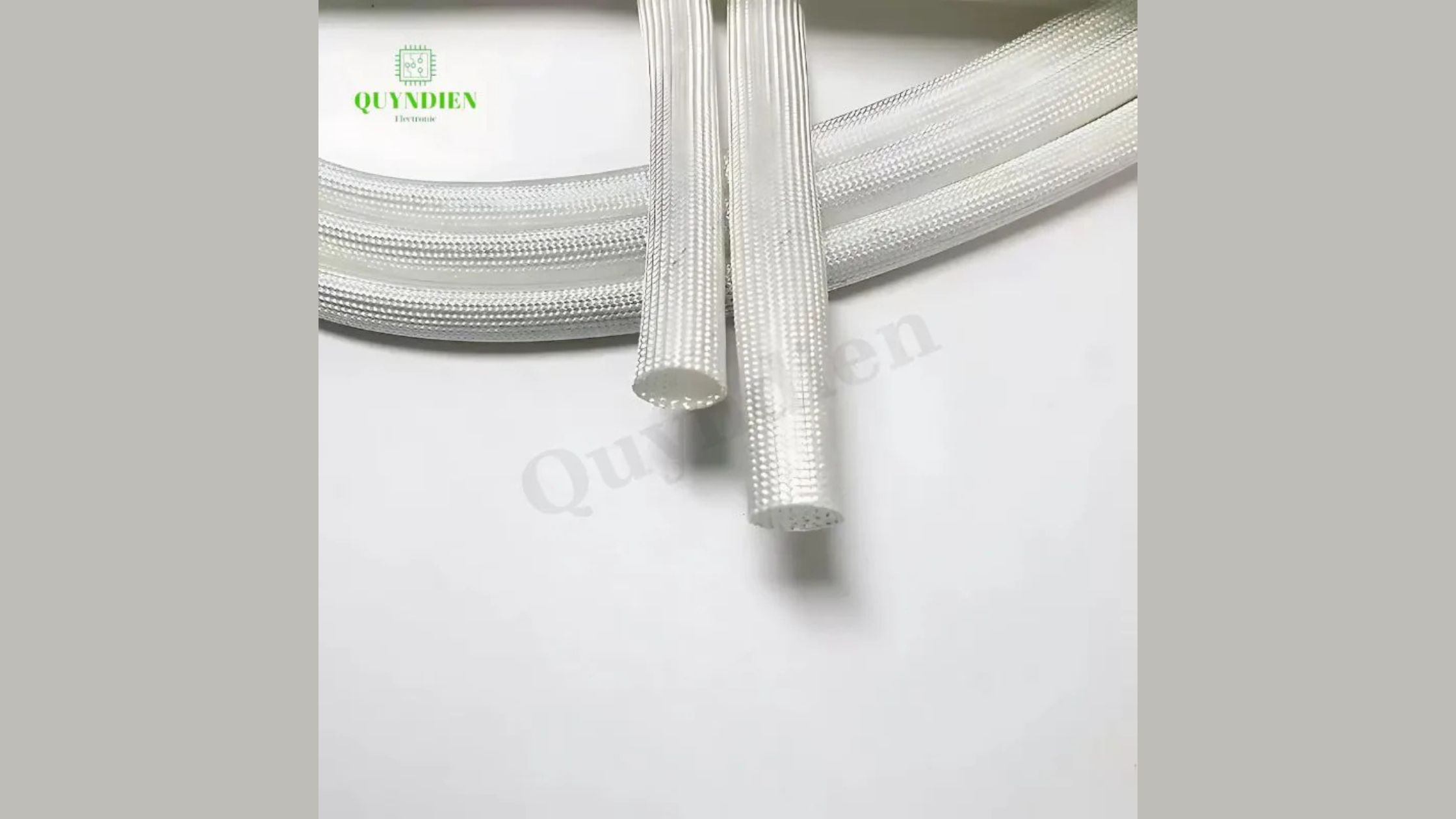 Cấu trúc sợi dệt chắc, đều giúp gen có độ dày ổn định, chống xé rách tốt và giữ form khi lắp đặt, hạn chế tình trạng bung sợi trong quá trình sử dụng.