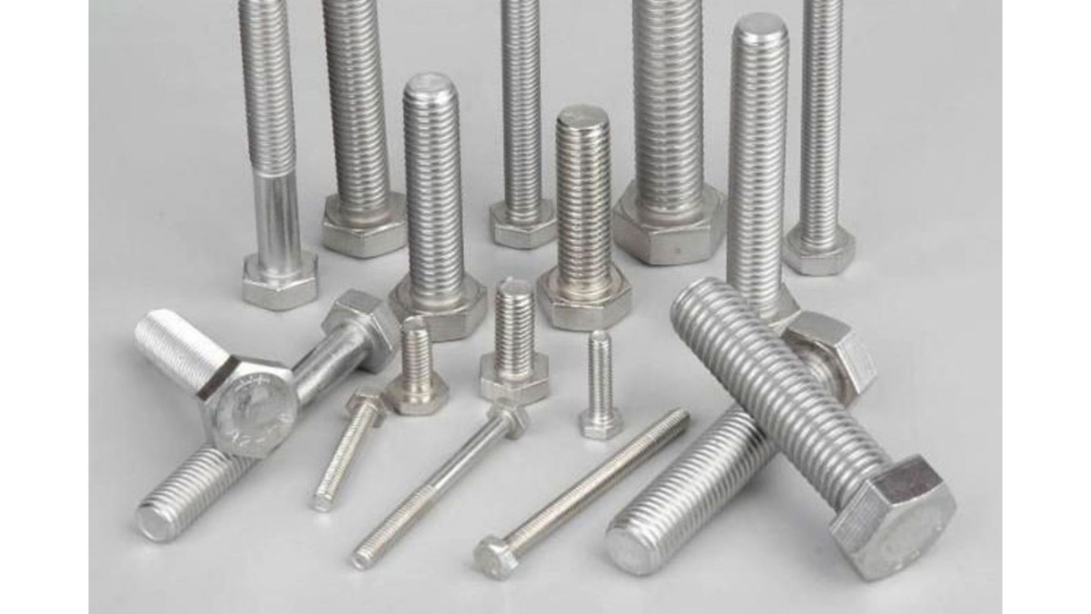 Bộ bu lông lục giác inox chống gỉ, chịu lực cao – dùng trong ngành cơ khí, lắp ráp máy móc và thiết bị điện tử công nghiệp.