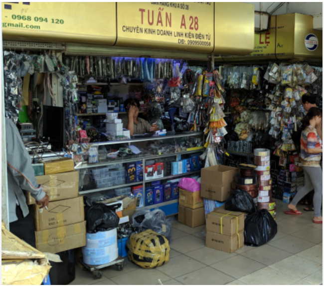 Bên Trong Cao Ốc chợ linh kiện Nhật tảo