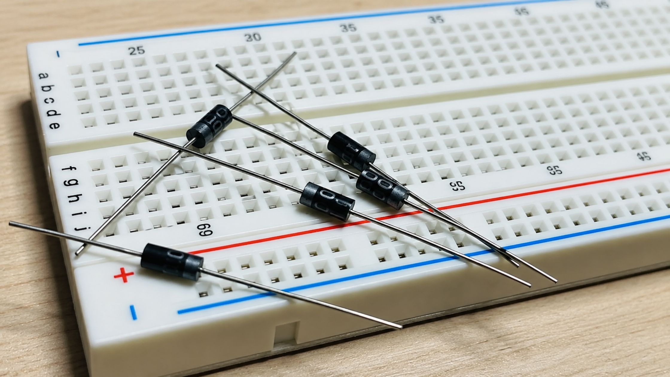 Minh họa nguyên tắc phân biệt và lựa chọn diode thông qua quá trình test mạch thực tế