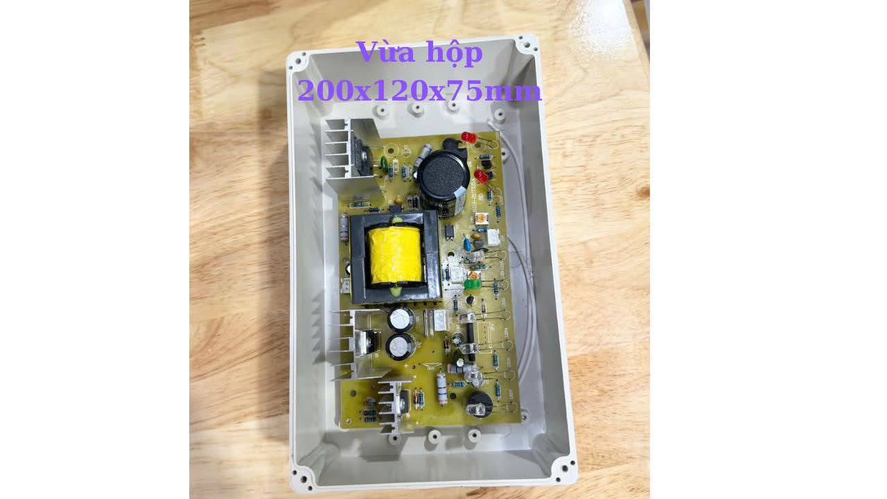 Mạch sạc 20A vừa hộp nhựa 200x120x75mm