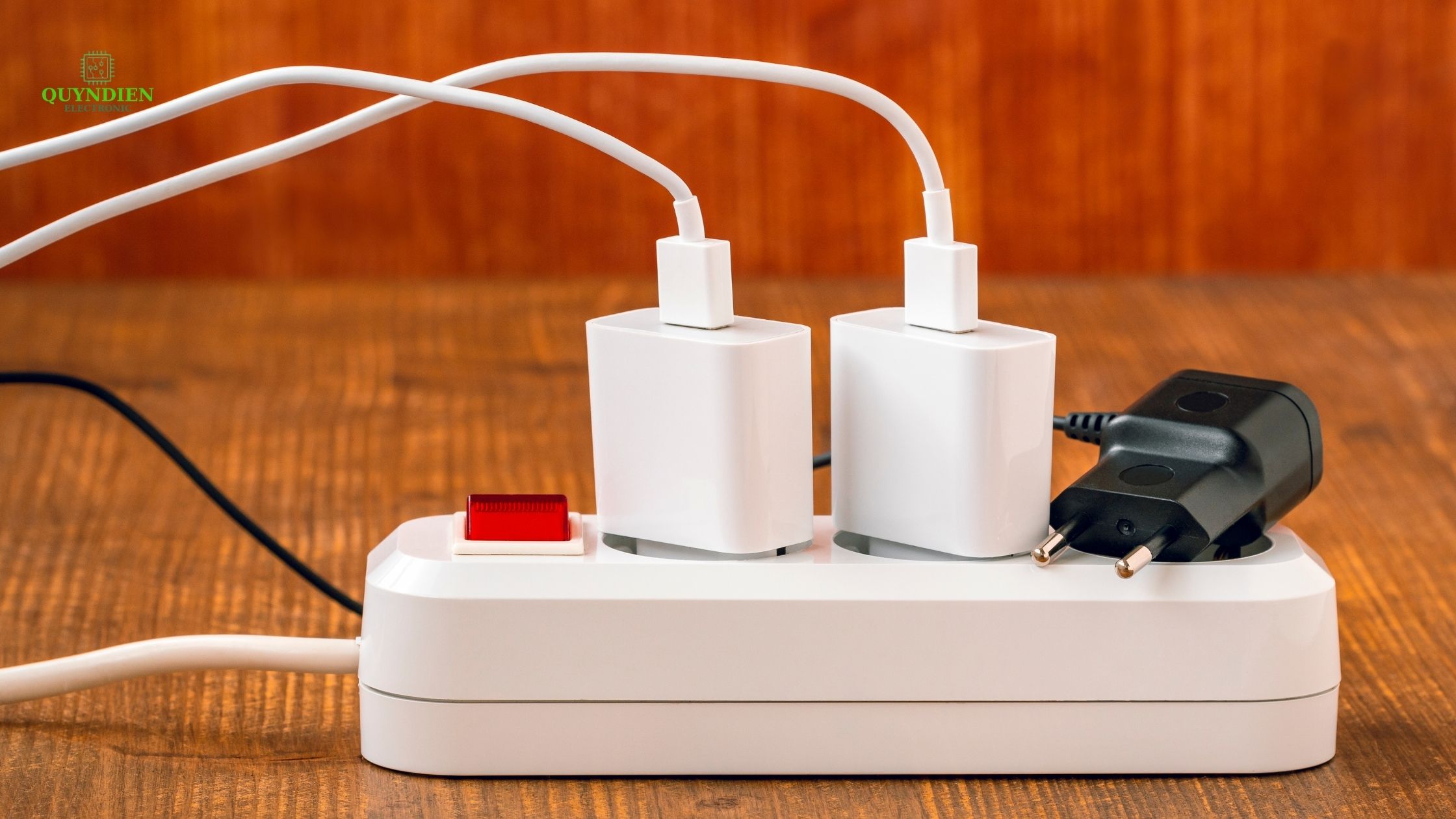 Dây điện ổ cắm lõi đồng, dẫn điện ổn định.