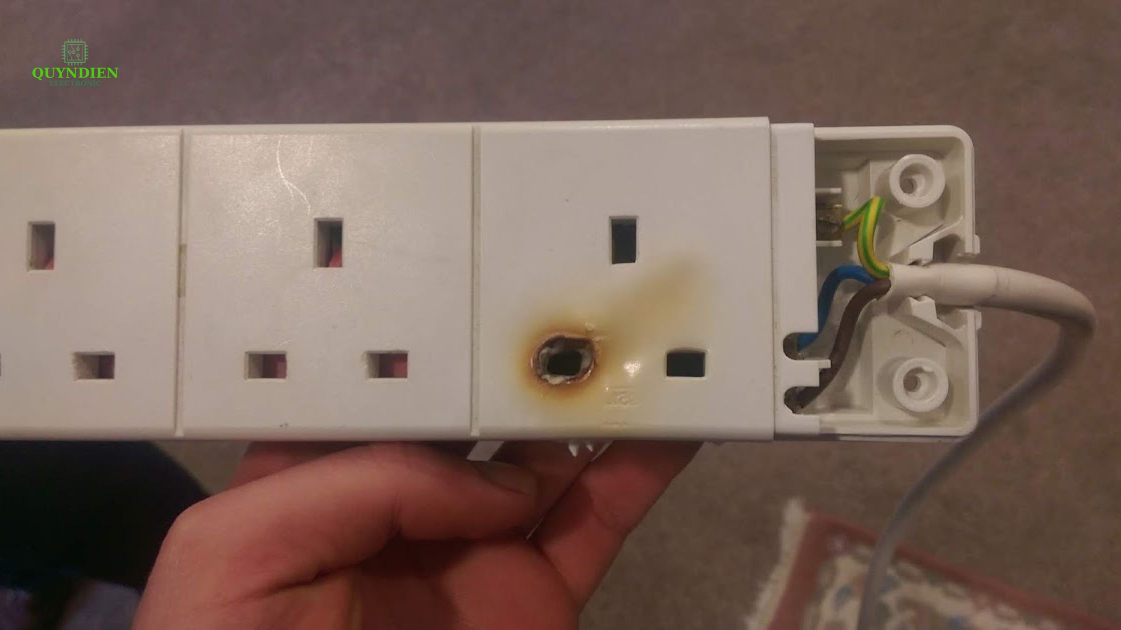 Ổ cắm có công tắc bật tắt nhanh, tiết kiệm điện