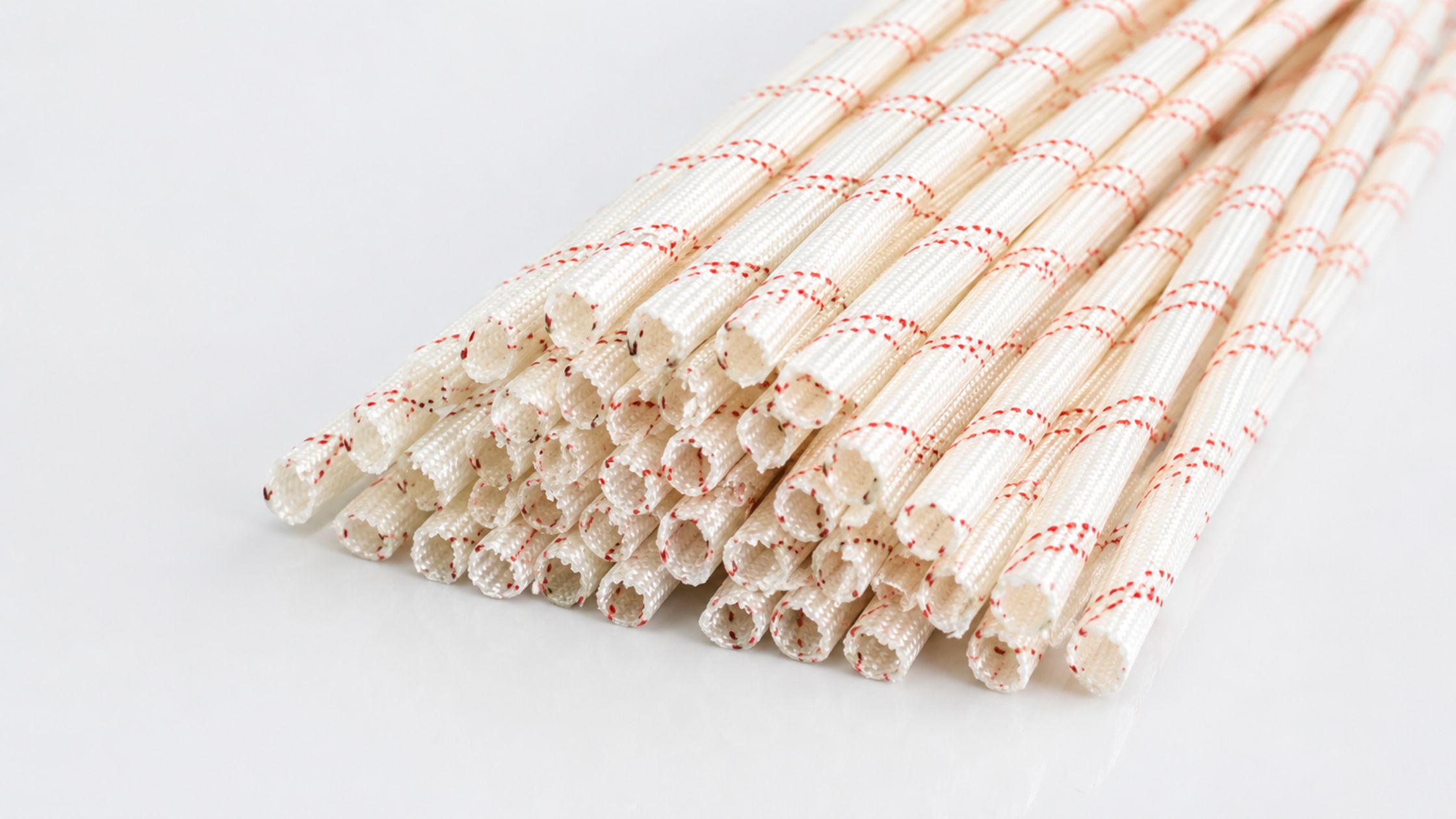 Ống gen chống cháy giúp tăng độ an toàn cho dây dẫn ở tủ điện, thiết bị nhiệt và môi trường công suất cao