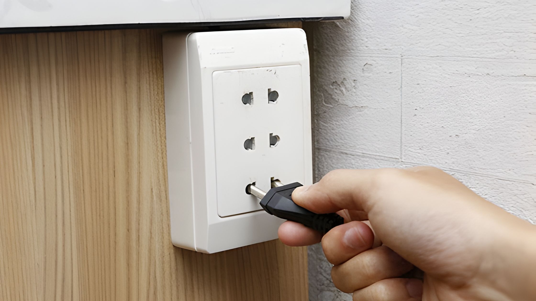 Hình ảnh minh họa phích cắm 2 chấu tròn