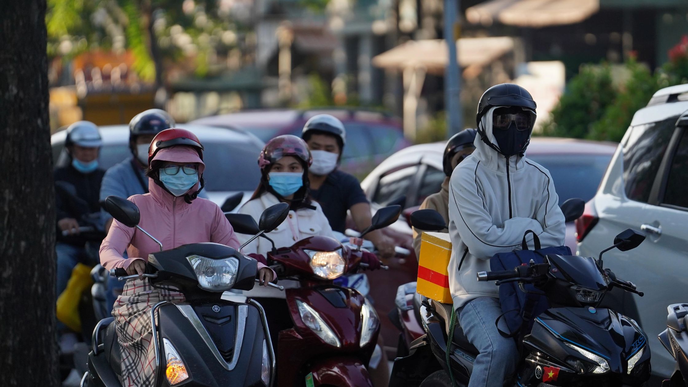 Nhiều khu vực TP.HCM ghi nhận nền nhiệt giảm mạnh