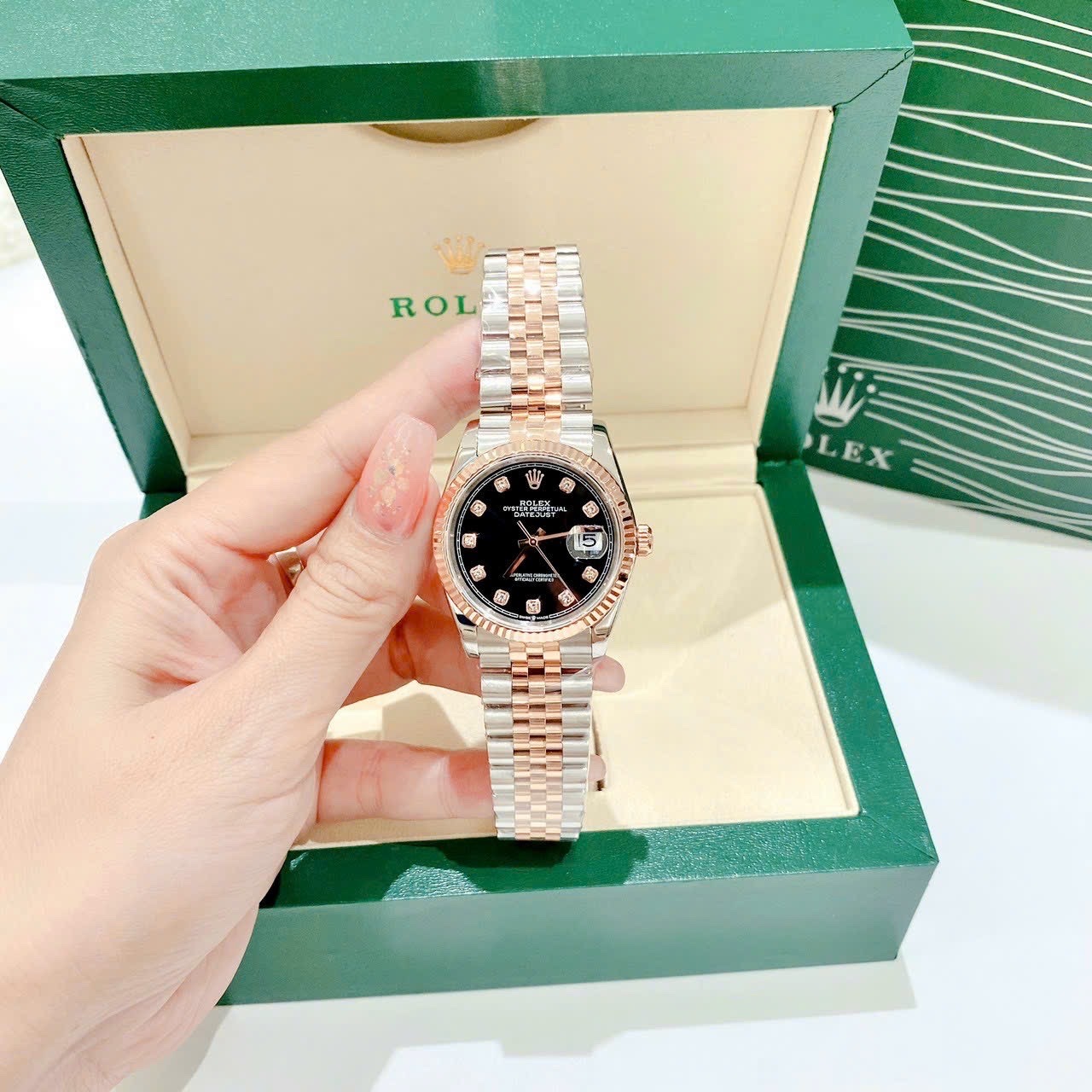 Đồng Hồ Rolex Niềng Khía |Nữ Giới |Mặt Đen |Dây Kim Loại Demi Rose |Máy Cơ (Automatic) |Size 36mm |donghogiatot.vn