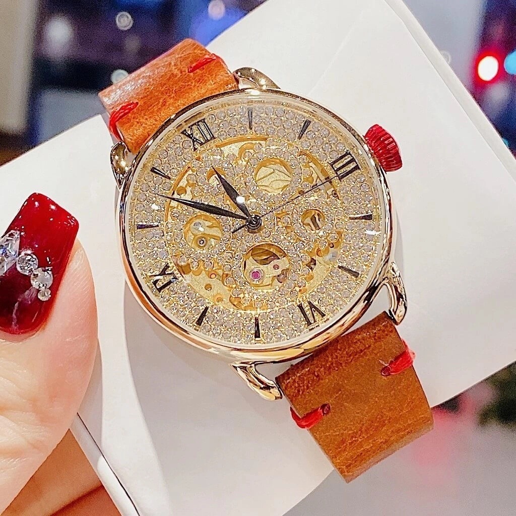 Đồng Hồ Davena Lộ Máy |Nữ Giới |Full Đá Vàng Gold |Dây Da Nâu |Máy Cơ (Automatic) |Size 38mm |donghogiatot.vn