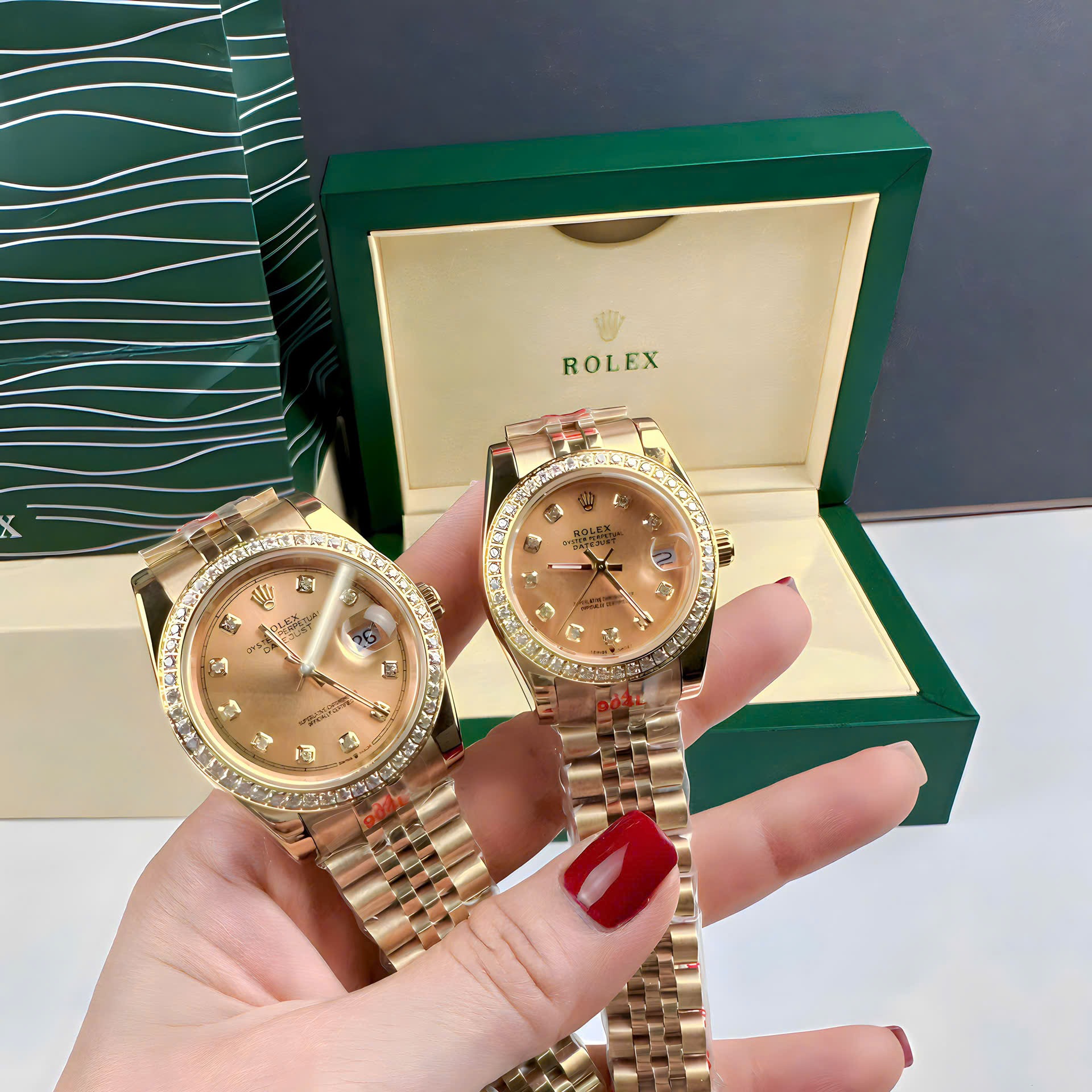 Đồng Hồ Rolex Date Just |Cặp Đôi |Đính Đá |Dây Kim Loại Vàng Gold |Máy Pin (Máy Quartz) |Size 36x31mm |donghogiatot.vn