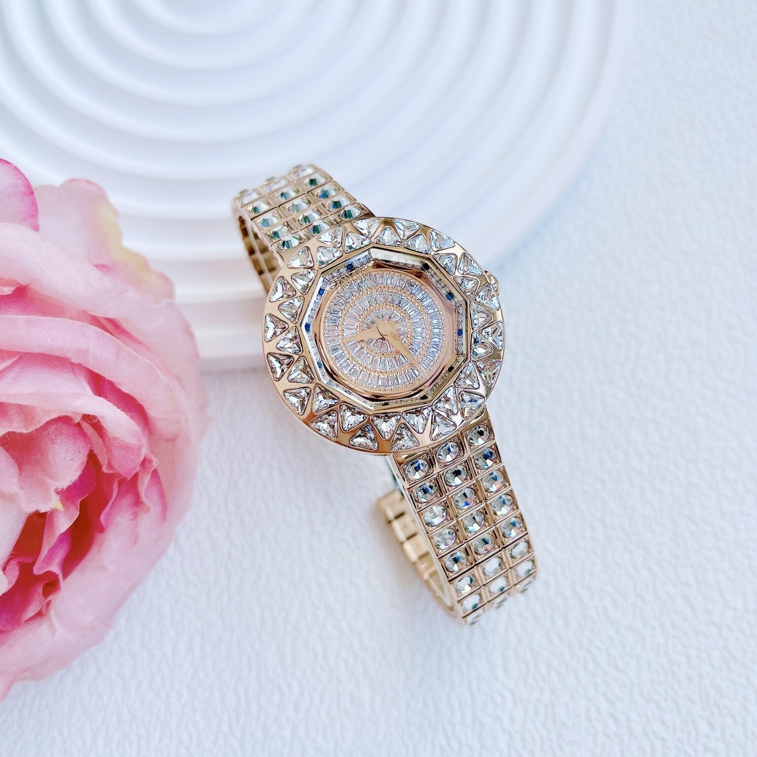 Đồng Hồ Davena Mặt Tròn Xoay |Nữ Giới |Rose Gold |Dây Kim Loại Đính Đá |Máy Pin (Quartz) |Size 38mm |donghogiatot.vn