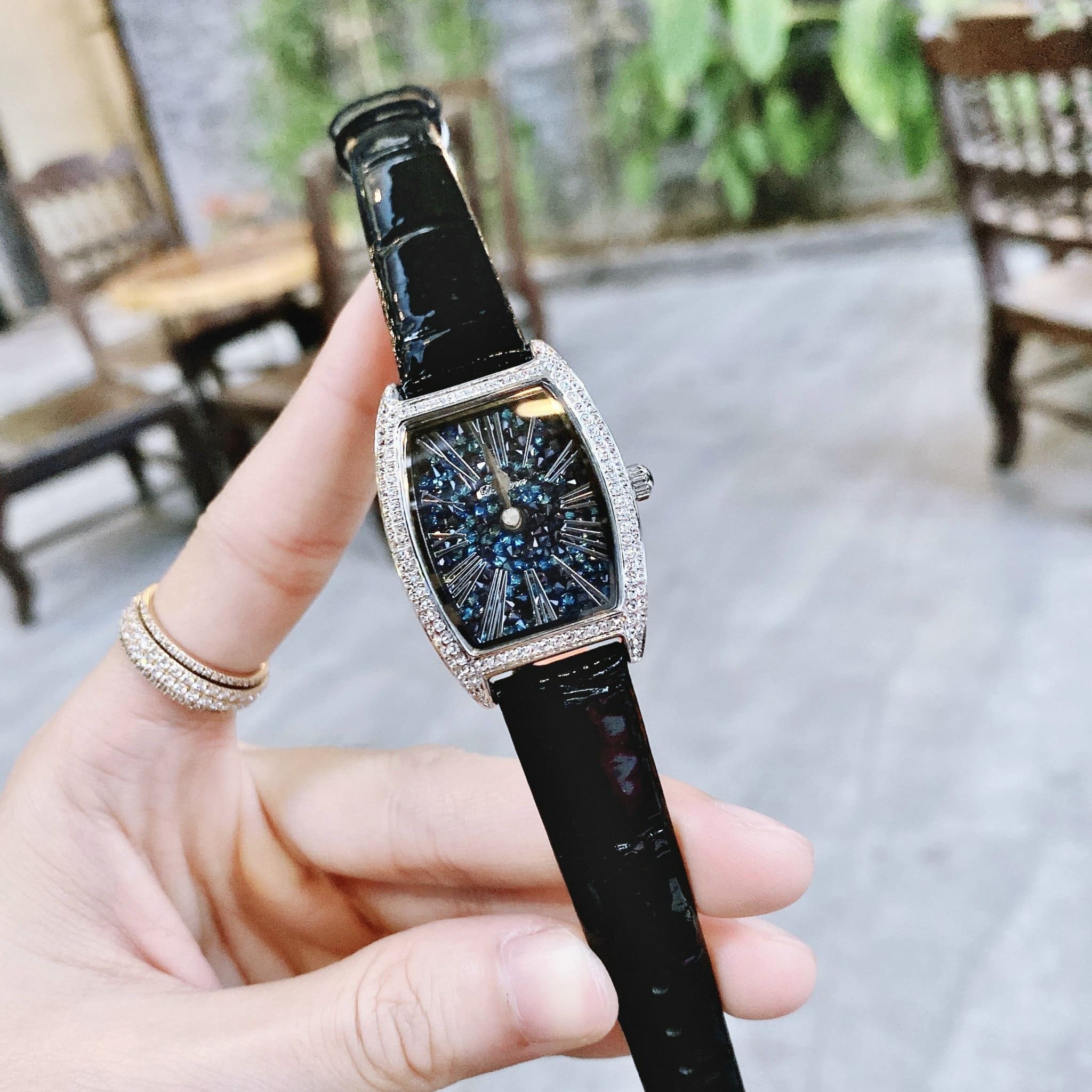 Đồng Hồ Davena Mặt Chữ Nhật |Nữ Giới |Full Đá Nhũ Xanh |Dây Da Đen |Máy Pin (Quartz) |Size 25x36mm |donghogiatot.vn