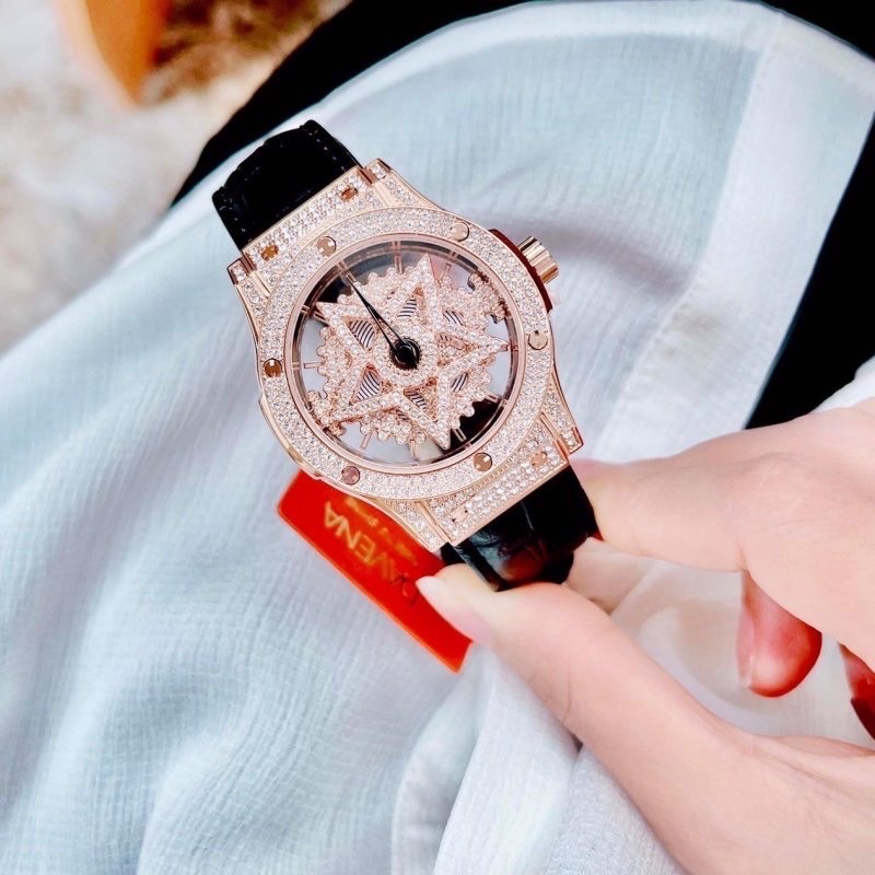 Đồng Hồ Davena Ngôi Sao Xoay |Nữ Giới |Full Đá Rose Gold |Dây Da Đen |Máy Pin (Quartz) |Size 38mm |donghogiatot.vn