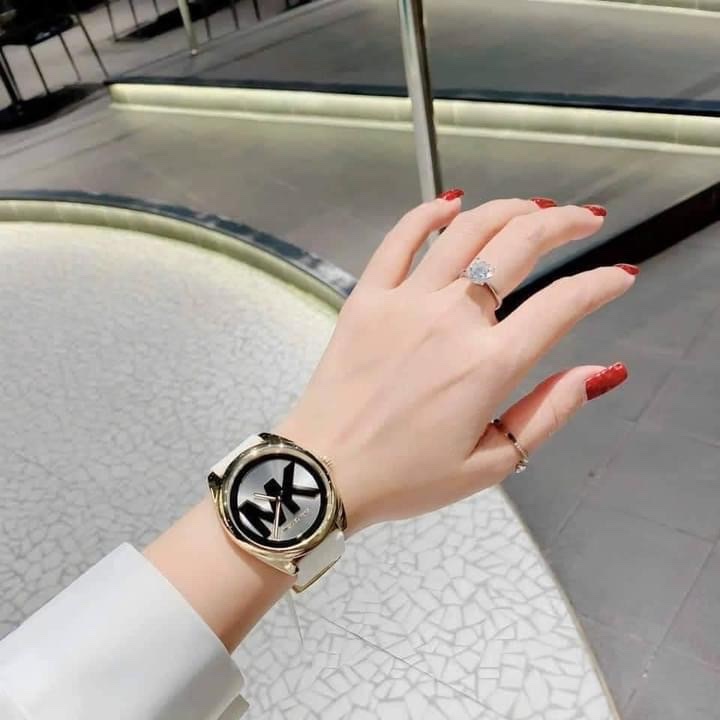 Đồng Hồ Michael Kors Janelle |Nữ Giới |Vàng Gold |Dây Silicone Trắng |Máy Pin (Quartz) |Size 40mm |donghogiatot.vn