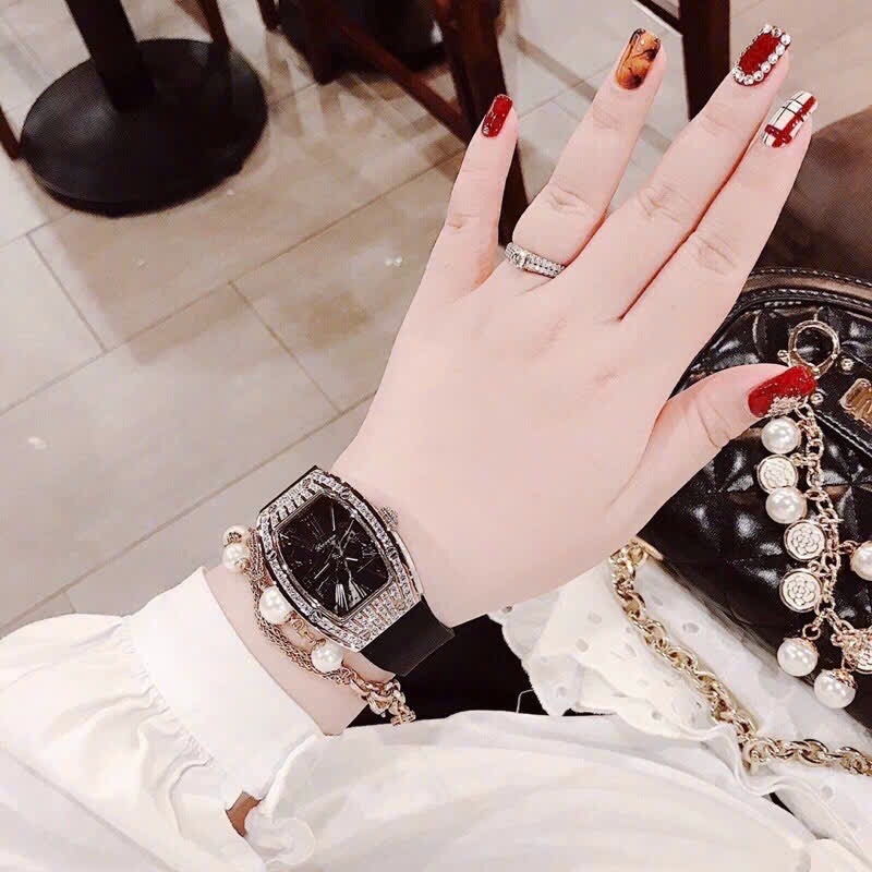 Đồng Hồ Davena Mặt Chữ Nhật |Nữ Giới |Silver |Dây Silicone Đen |Máy Pin (Quartz) |Size 30x38mm |donghogiatot.vn