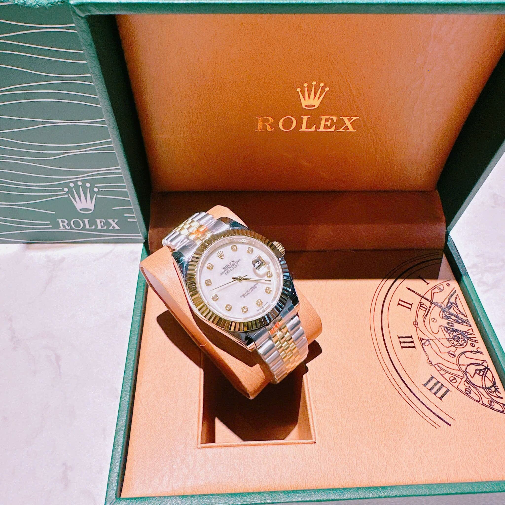 Đồng Hồ Rolex Niềng Khía |Cặp Đôi |Mặt Trắng |Dây Kim Loại Demi Vàng Gold |Máy Pin (Máy Quartz) |Size 41x31mm |donghogiatot.vn
