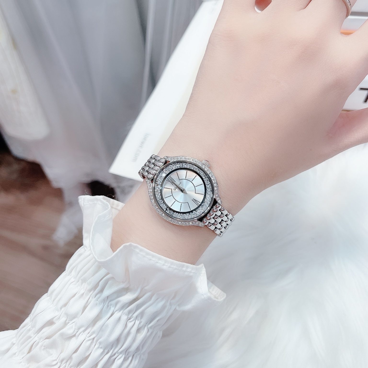 Đồng Hồ Davena Đính Đá Swarovski |Nữ Giới |Dây Kim Loại Trắng Silver |Máy Pin (Quartz) |Size 32mm |donghogiatot.vn