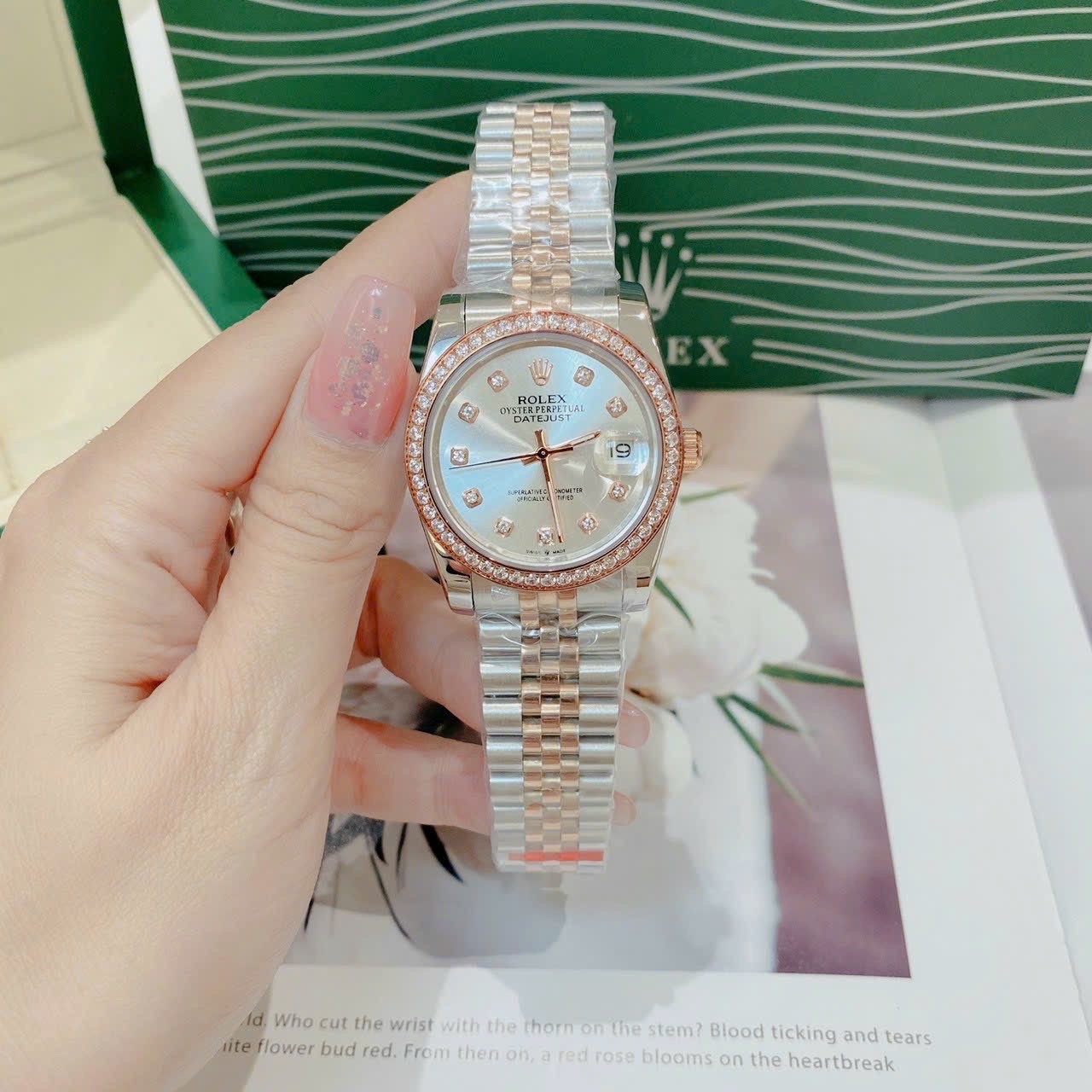 Đồng Hồ Rolex Đính Đá |Nữ Giới |Mặt Trắng |Dây Kim Loại Demi Rose |Máy Cơ (Automatic) |Size 36mm |donghogiatot.vn