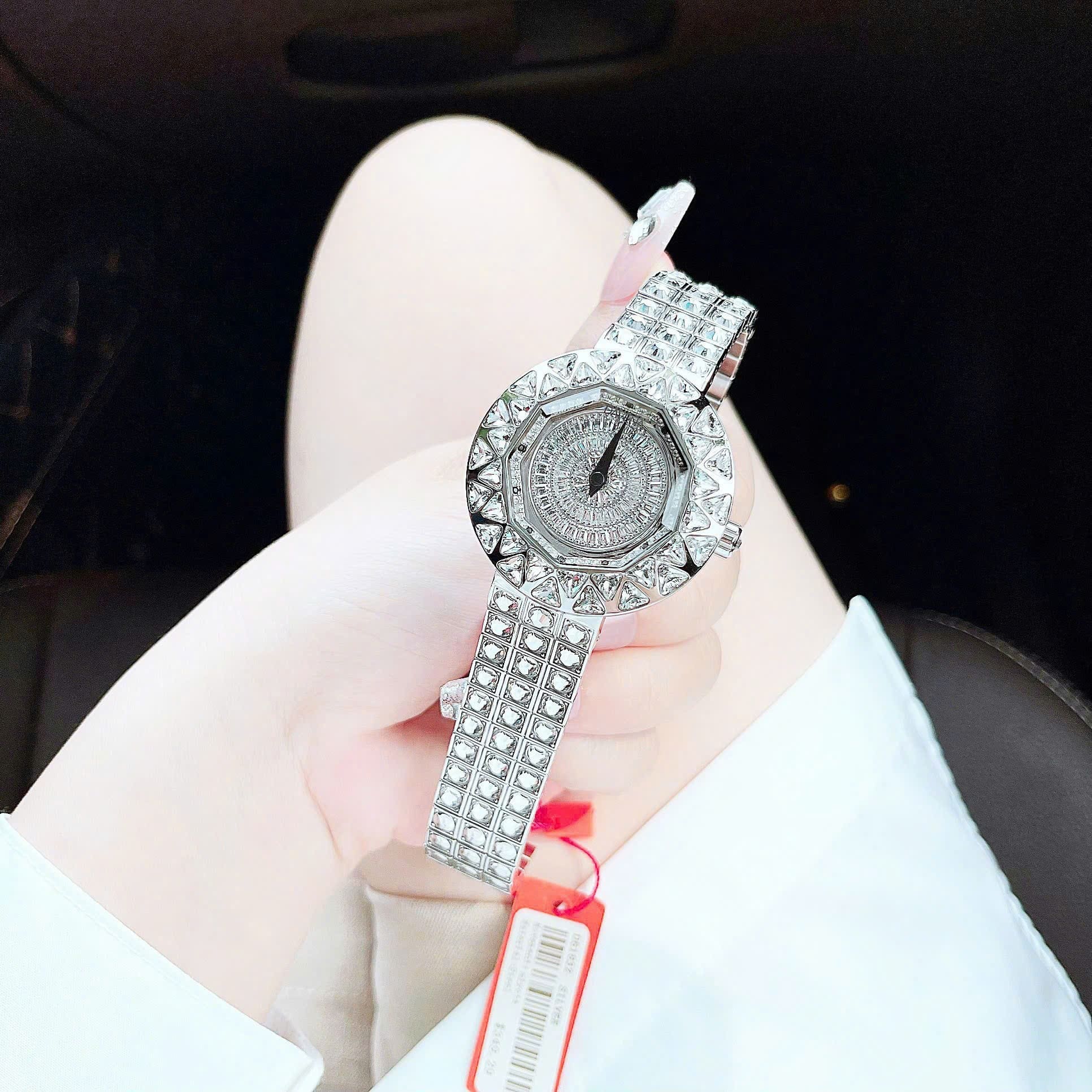 Đồng Hồ Davena Mặt Tròn Xoay |Nữ Giới |Silver |Dây Kim Loại Đính Đá |Máy Pin (Quartz) |Size 38mm |donghogiatot.vn