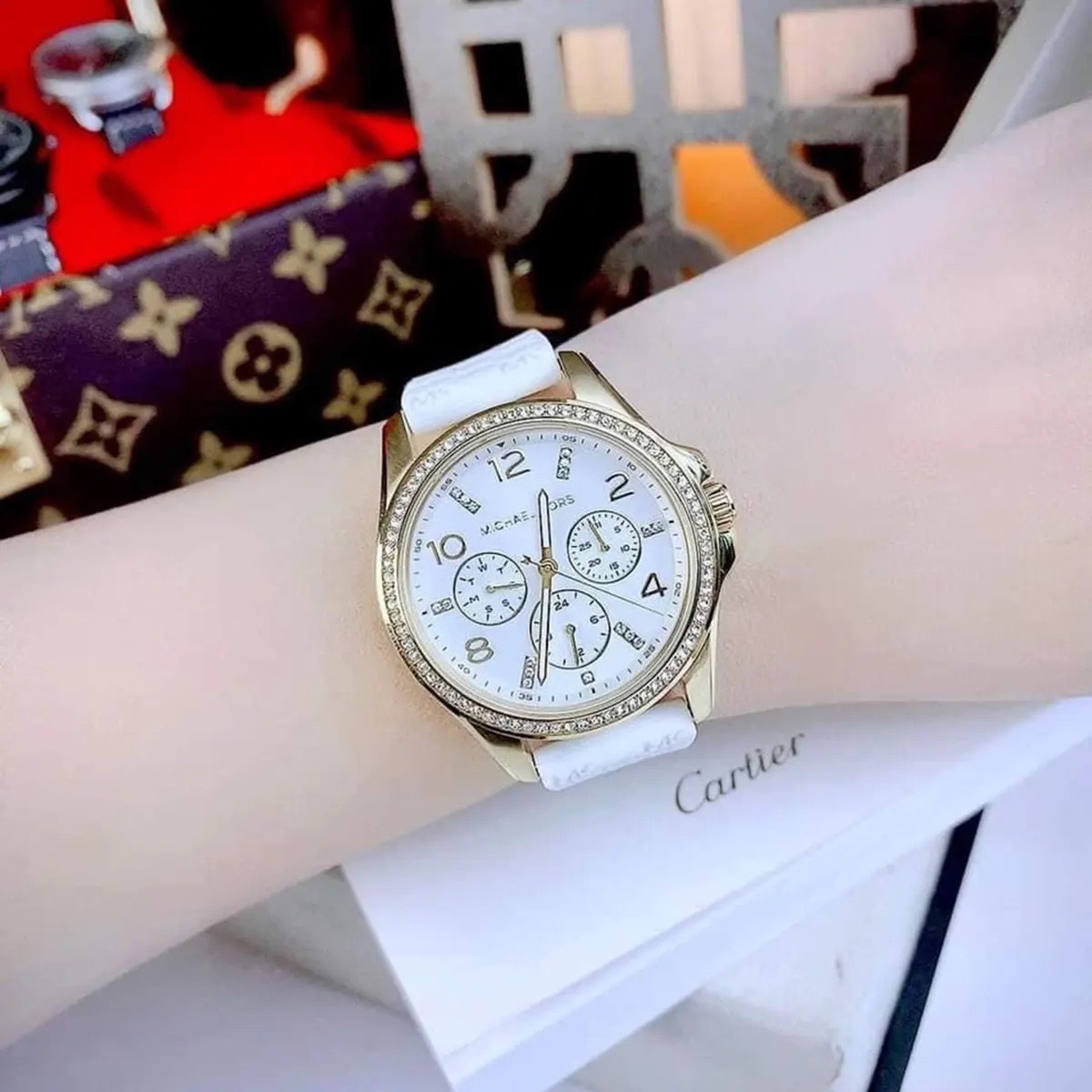 Đồng Hồ Michael Kors Mini Pilot |Nữ Giới |Đính Đá |Dây Silicone Trắng |Máy Pin (Quartz) |Size 36mm |donghogiatot.vn