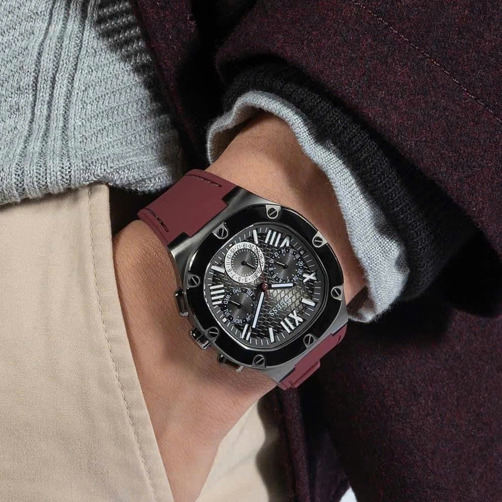 Đồng Hồ Guess Headline |Nam Giới |Mặt Vuông |Silver |Dây Sillicone Đỏ |Máy Pin (Quartz) |Size 42mm |donghogiatot.vn