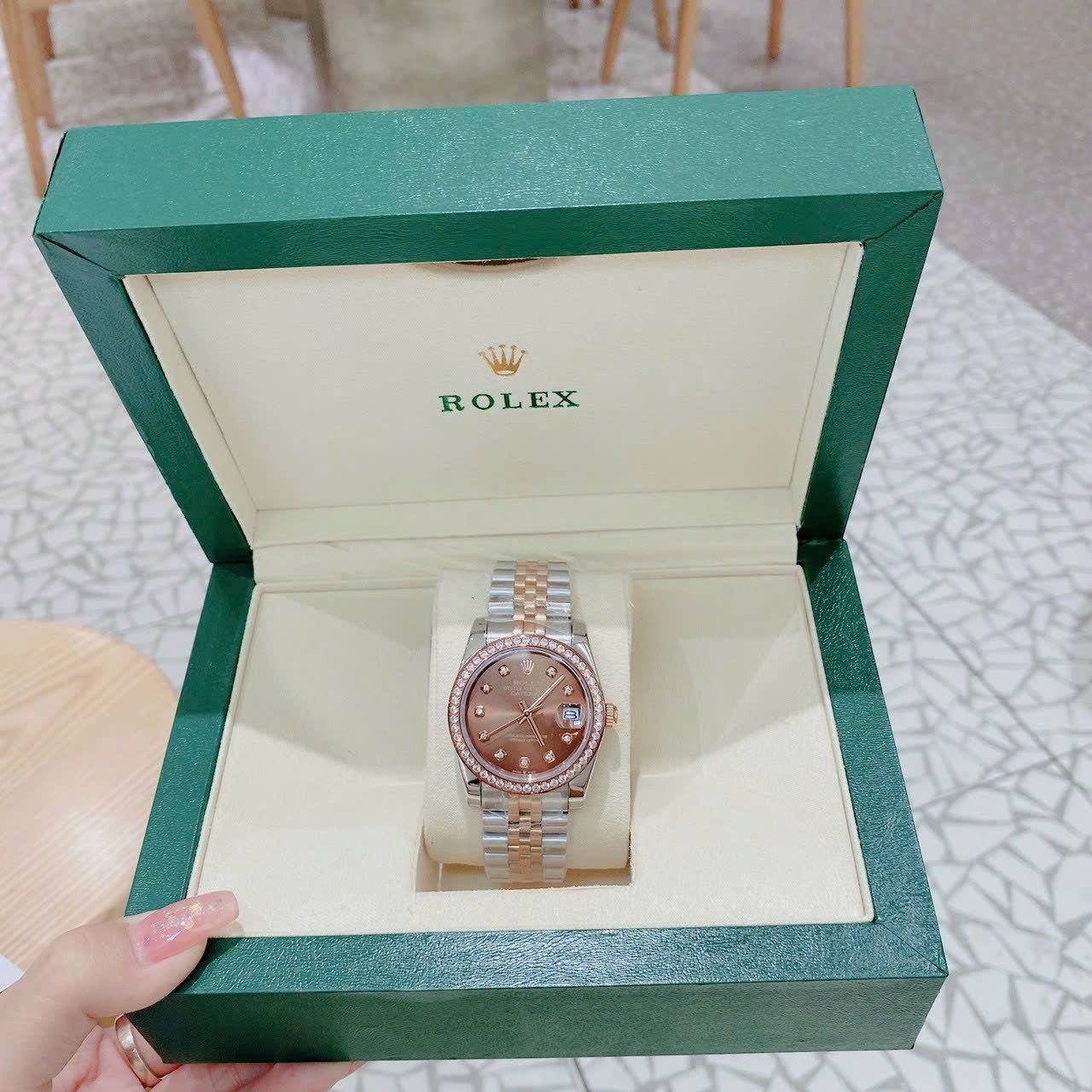 Đồng Hồ Rolex Đính Đá |Nữ Giới |Mặt Nâu |Dây Kim Loại Demi Rose |Máy Cơ (Automatic) |Size 36mm |donghogiatot.vn