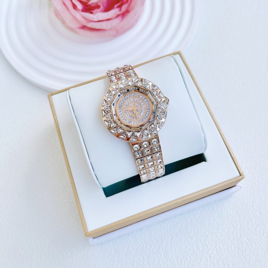 Đồng Hồ Davena Mặt Tròn Xoay |Nữ Giới |Rose Gold |Dây Kim Loại Đính Đá |Máy Pin (Quartz) |Size 38mm |donghogiatot.vn