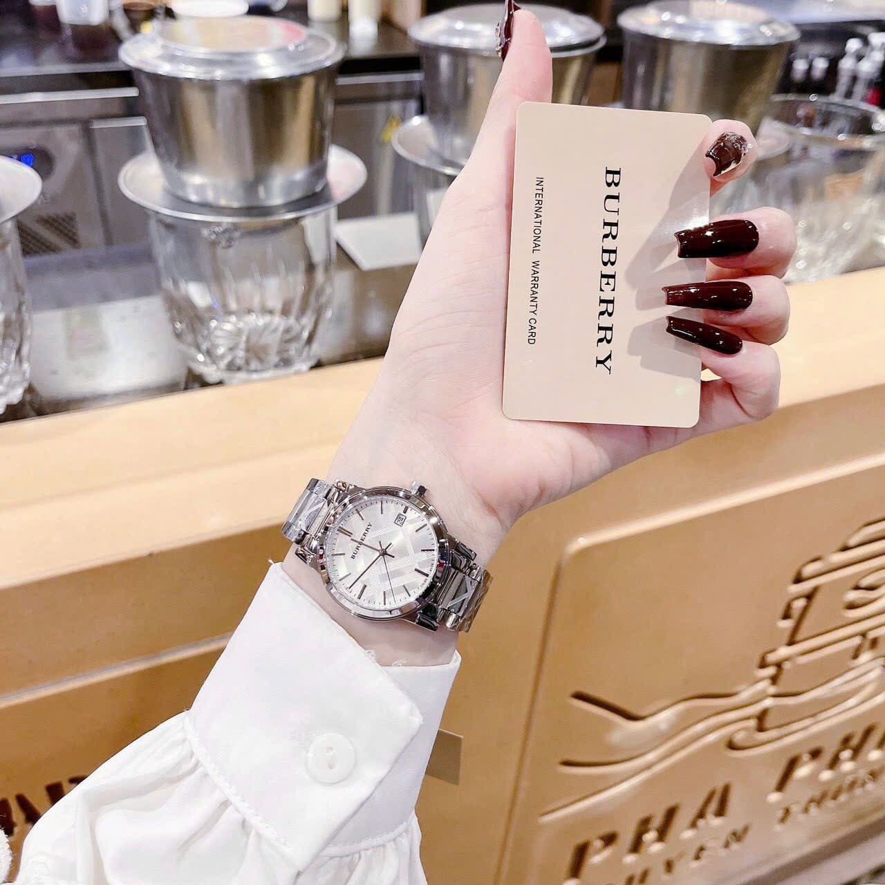 Đồng Hồ Burberry The City |Nữ Giới |Mặt Tròn |Dây Kim Loại Silver |Máy Pin (Quartz) |Size 34mm |donghogiatot.vn