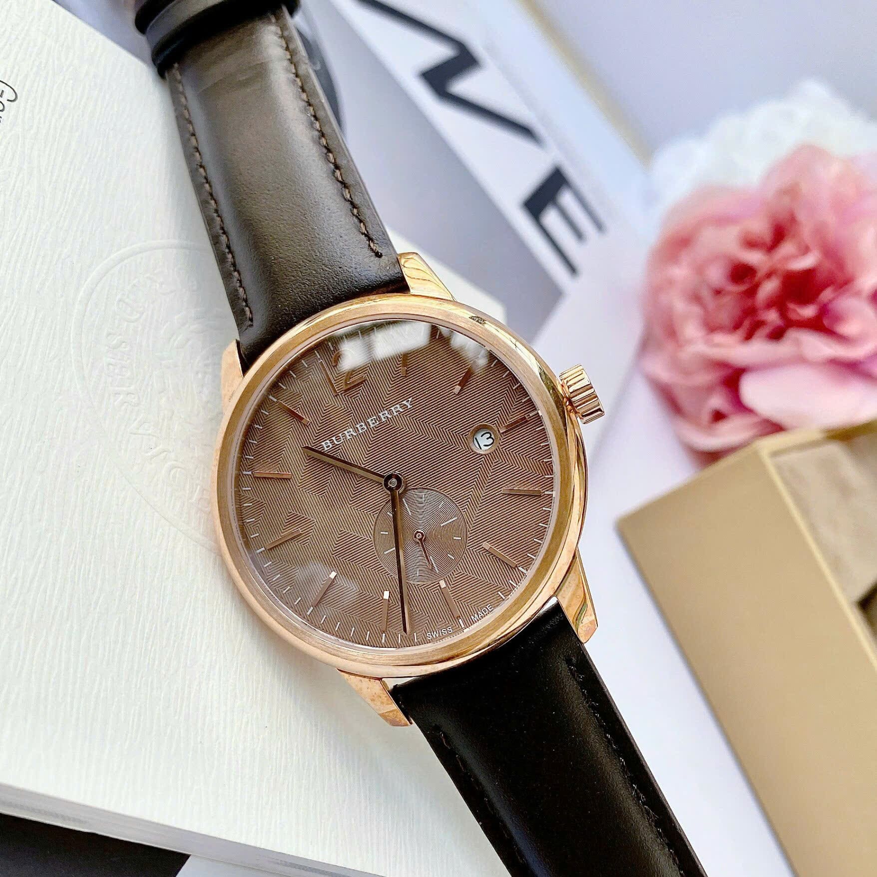 Đồng Hồ Burberry Classic Round |Nam Giới |Mặt Rose Gold |Dây Da Nâu |Máy Pin (Quartz) |Size 40mm |donghogiatot.vn