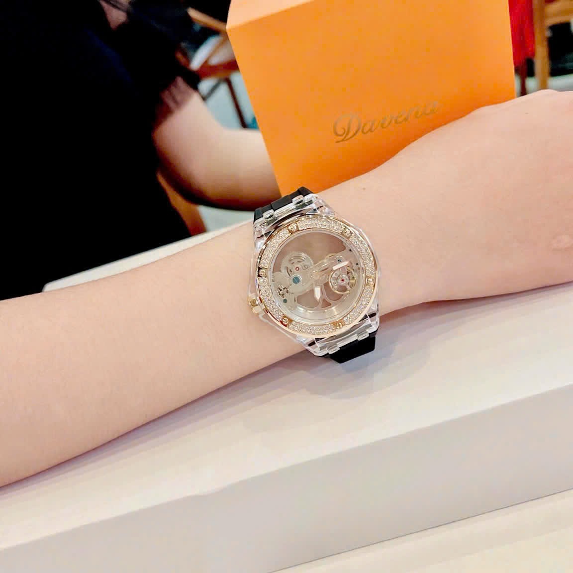 Đồng Hồ Davena Lộ Cơ |Unisex |Đính Đá |Rose Gold |Dây Silicone Đen |Máy Cơ (Automatic) |Size 42mm |donghogiatot.vn