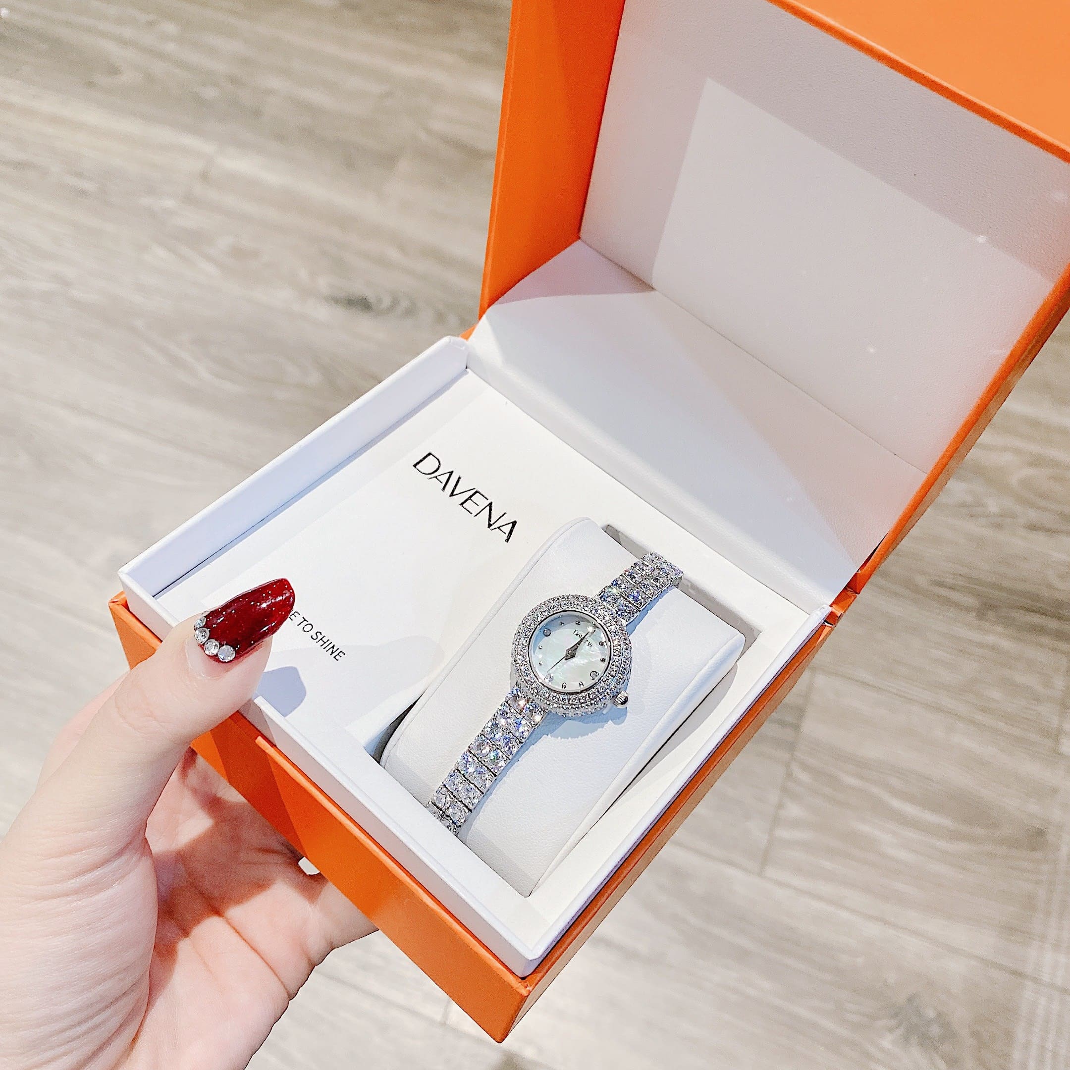 Đồng Hồ Davena Mặt Tròn |Nữ Giới |Silver |Dây Kim Loại Full Đá |Máy Pin (Quartz) |Size 26mm |donghogiatot.vn