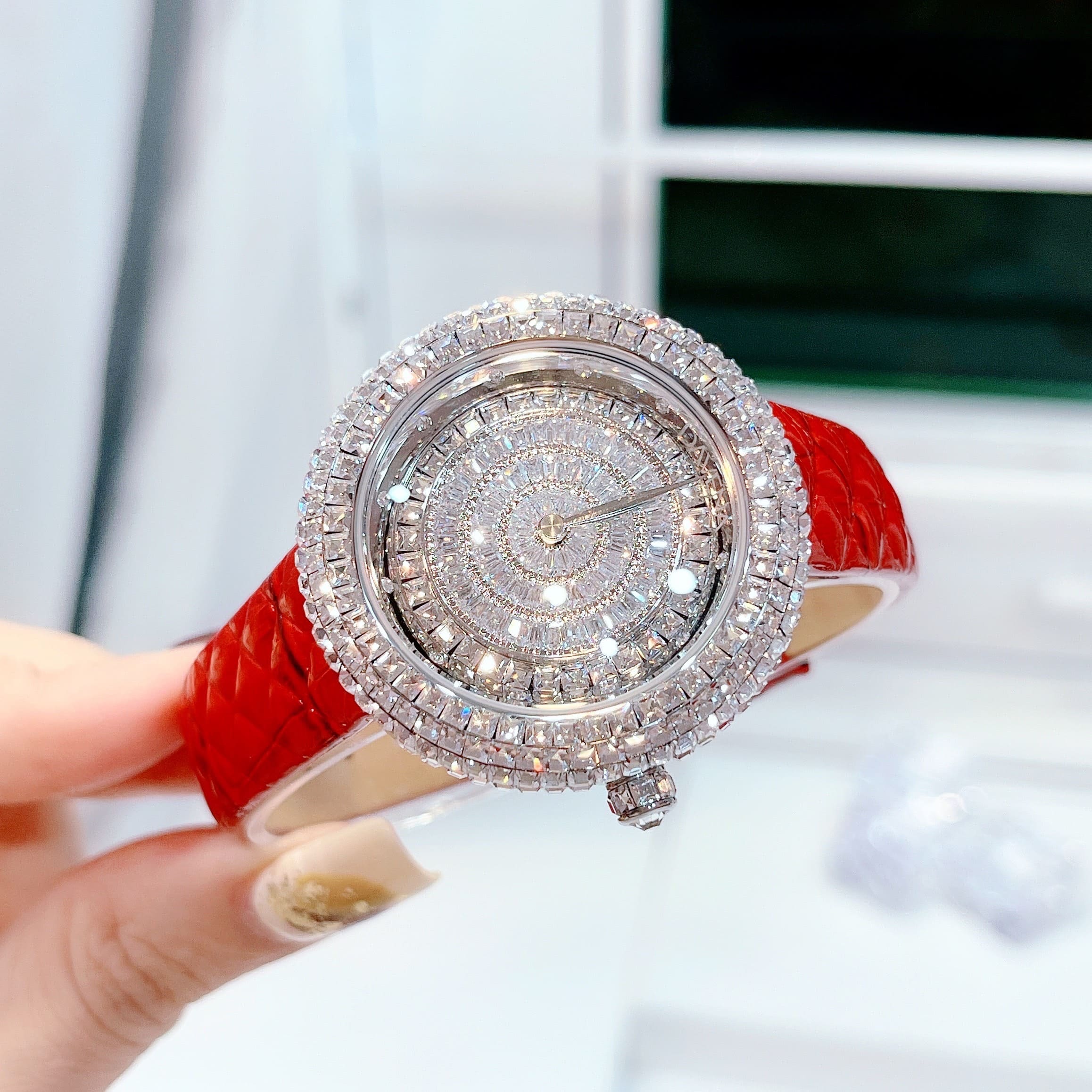 Đồng Hồ Davena Mặt Xoay |Nữ Giới |Full Đá Trắng Silver |Dây Da Đỏ |Máy Pin (Quartz) |Size 39mm |donghogiatot.vn