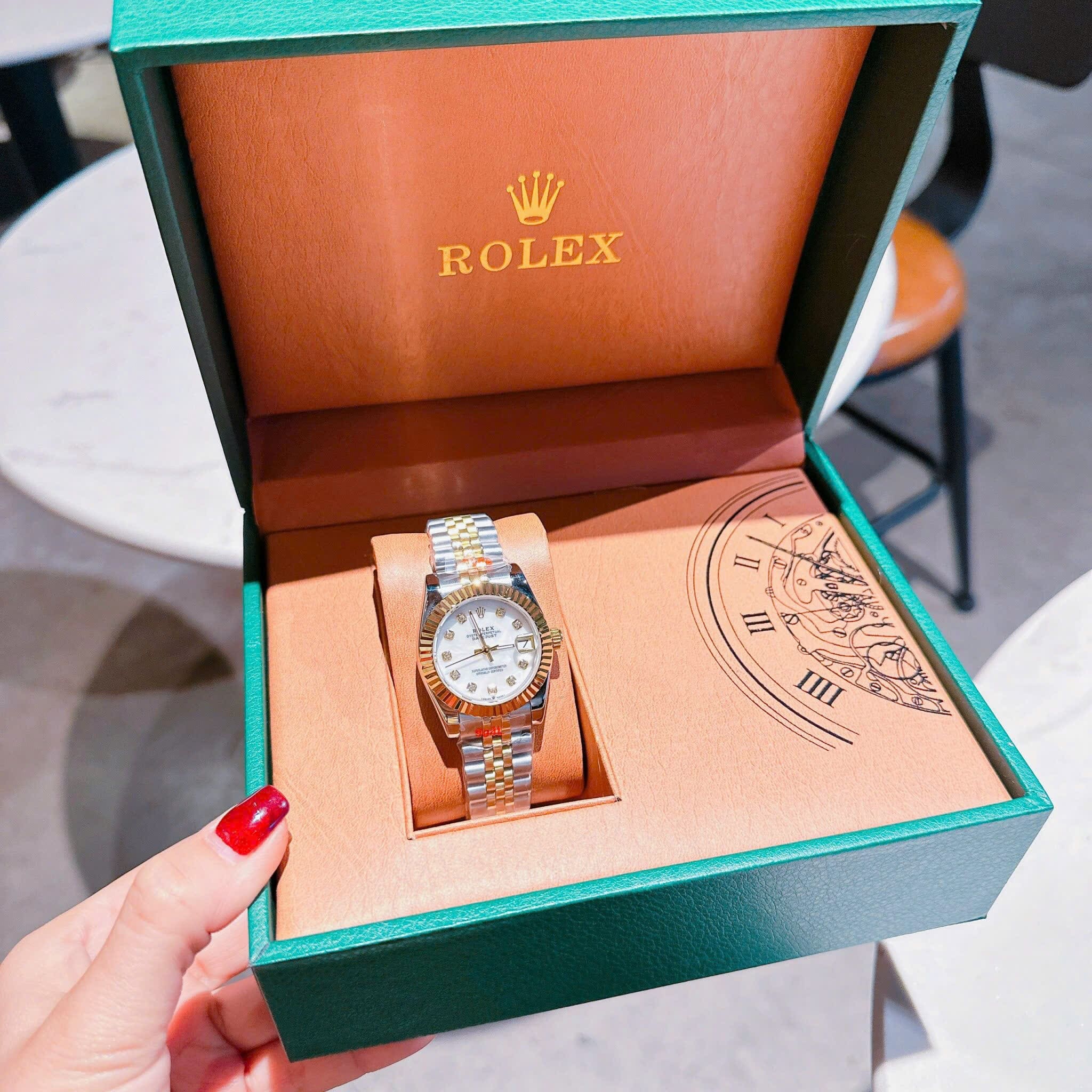 Đồng Hồ Rolex Niềng Khía |Cặp Đôi |Mặt Trắng |Dây Kim Loại Demi Vàng Gold |Máy Pin (Máy Quartz) |Size 41x31mm |donghogiatot.vn