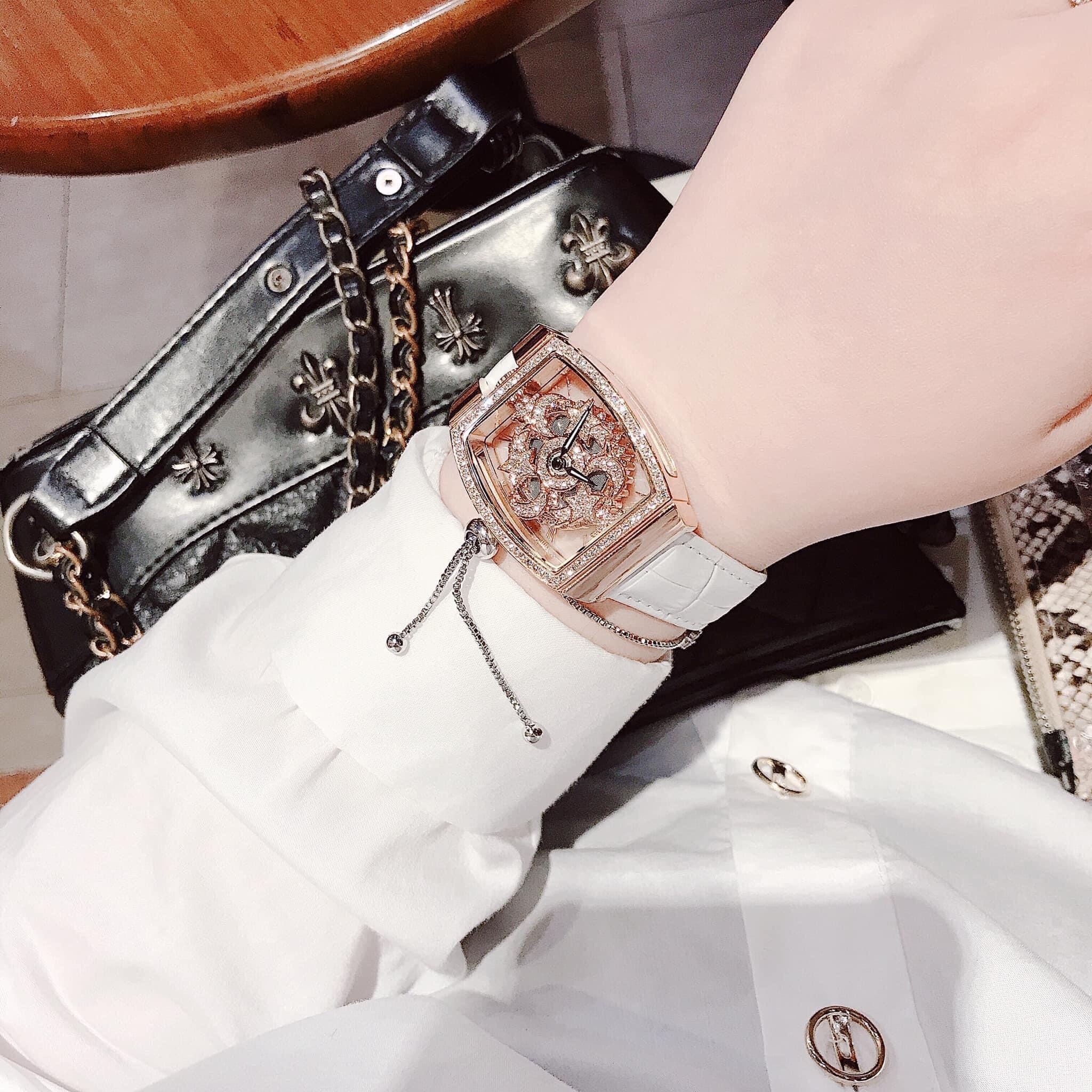 Đồng Hồ Davena Trăng Sao Xoay |Nữ Giới |Mặt Rose Gold |Dây Da Trắng |Máy Pin (Quartz) |Size 32x44mm |donghogiatot.vn