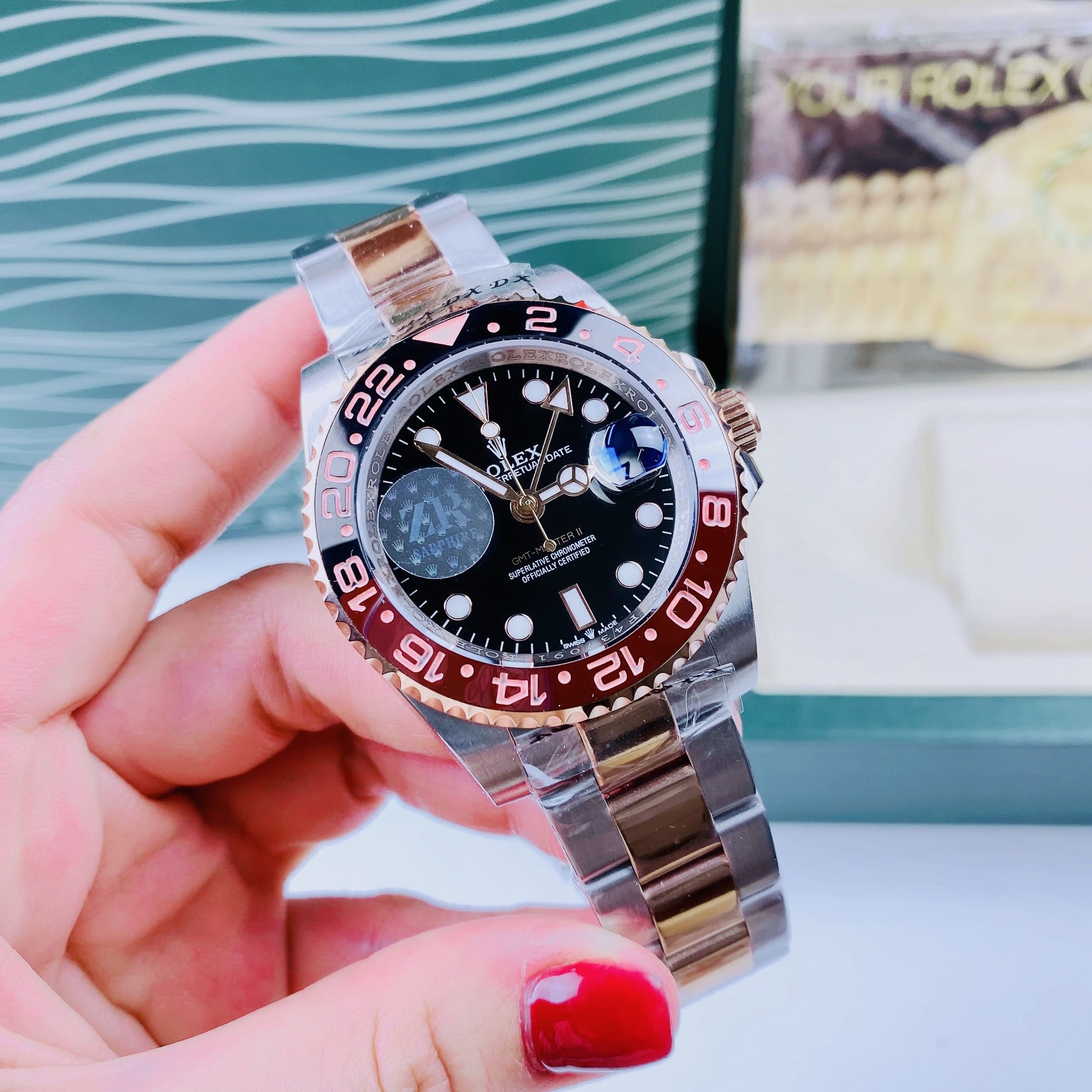Đồng Hồ Rolex GMT Master II |Nam Giới |Niềng Đỏ |Dây Kim Loại Demi Vàng |Máy Cơ (Automatic) |Size 40mm |donghogiatot.vn