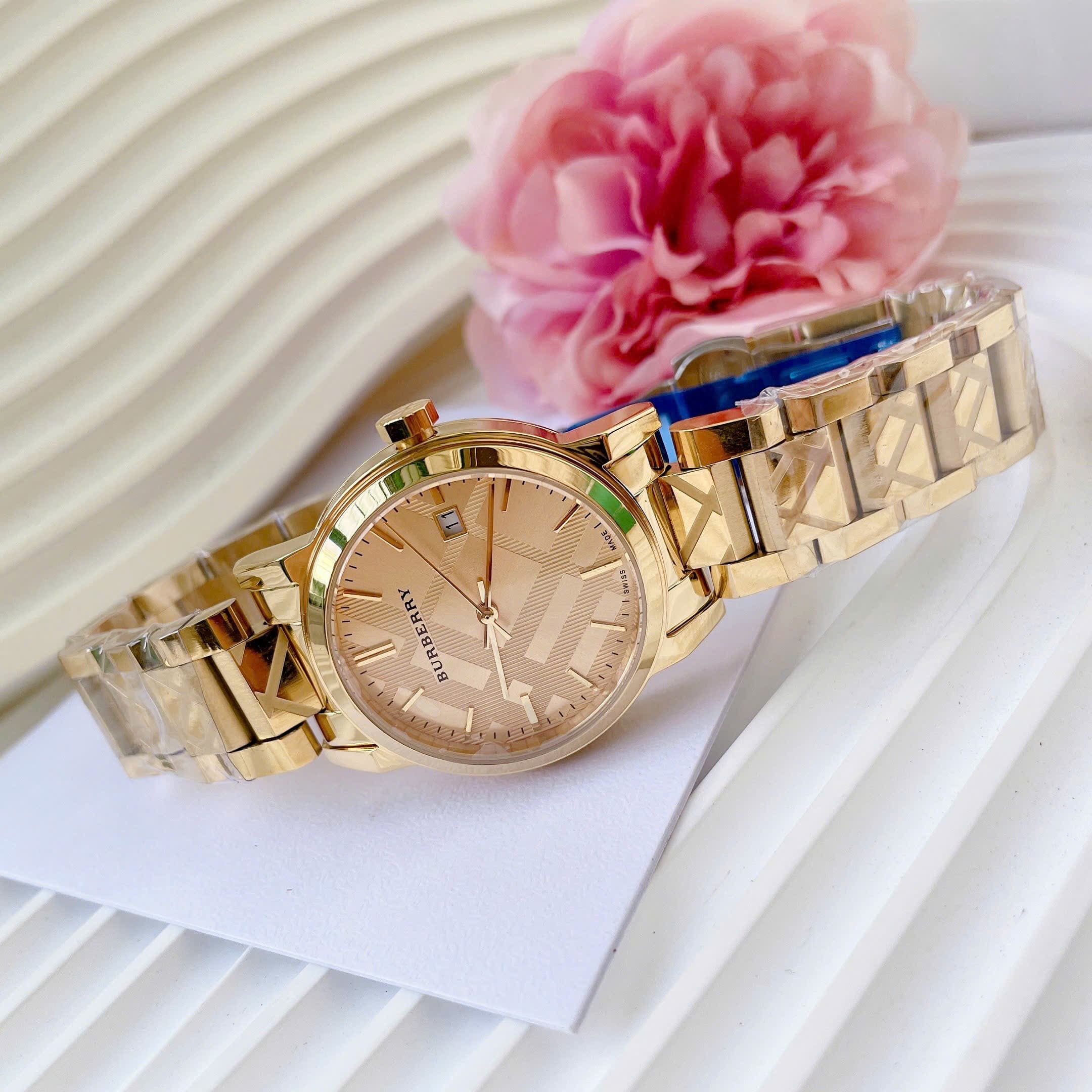 Đồng Hồ Burberry The City |Nữ Giới |Mặt Tròn |Dây Kim Loại Vàng Gold |Máy Pin (Quartz) |Size 34mm |donghogiatot.vn